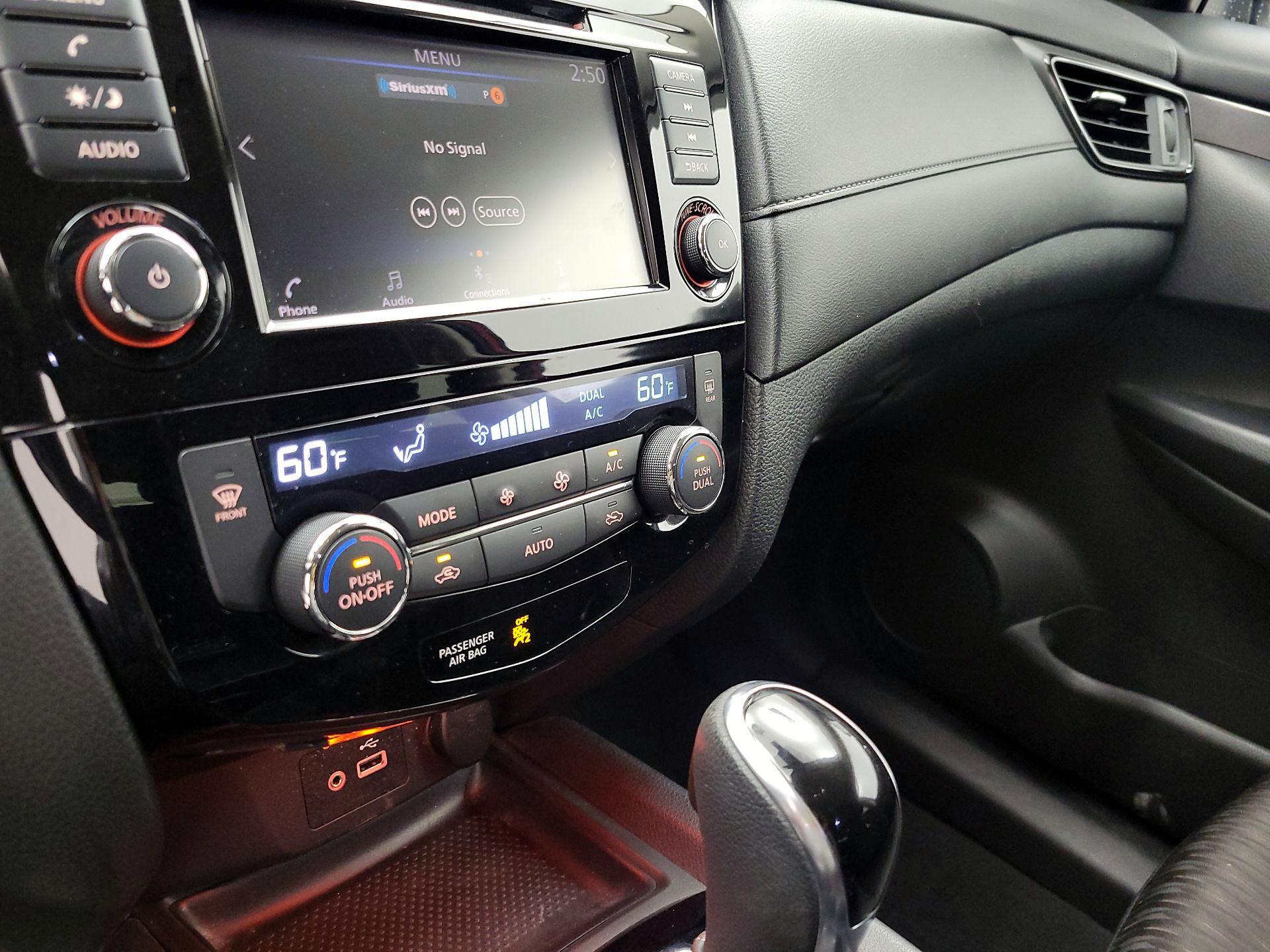 Thumbnail: 2019 Nissan Rogue - 16