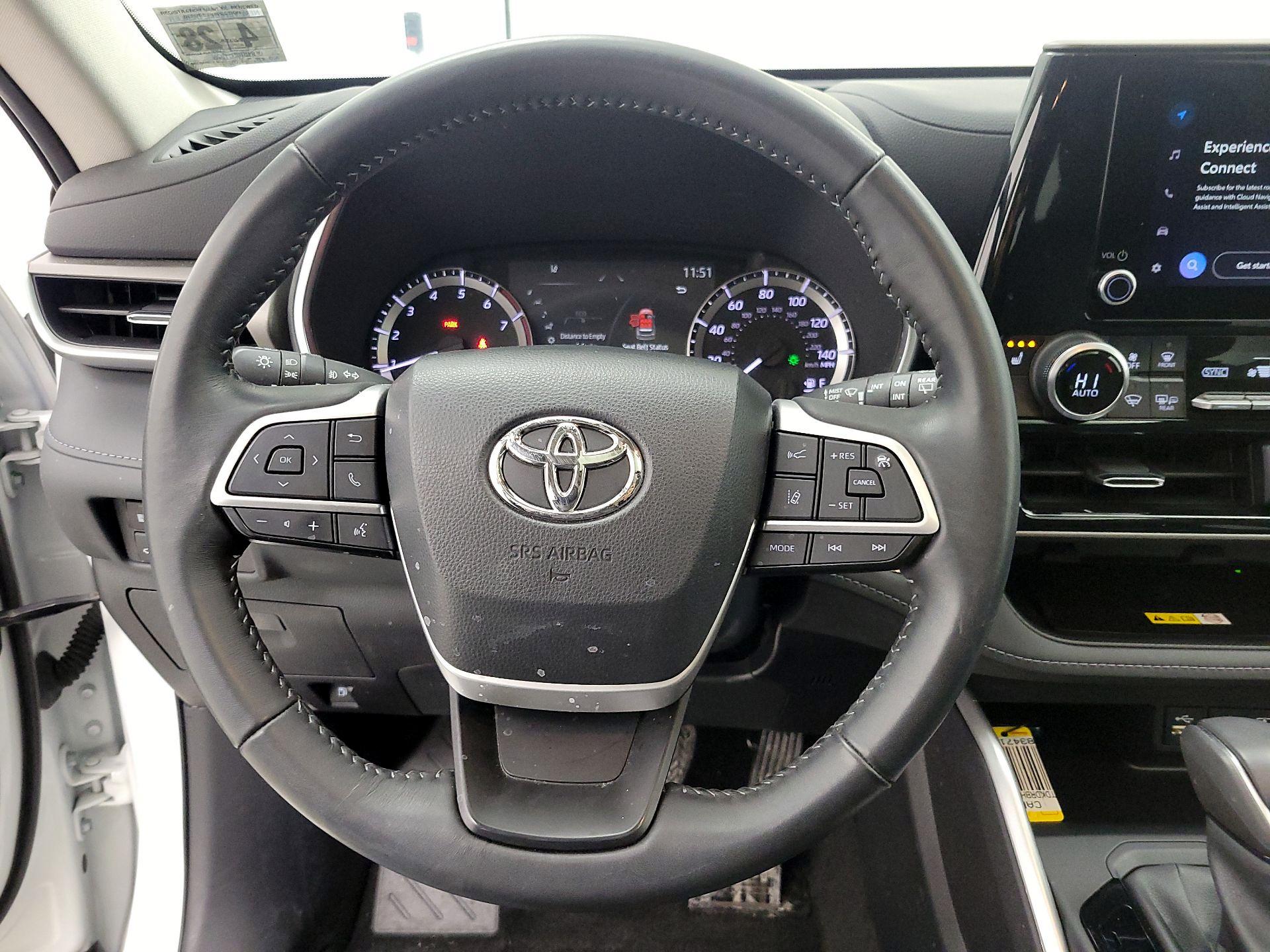 Thumbnail: 2023 Toyota Highlander - 10