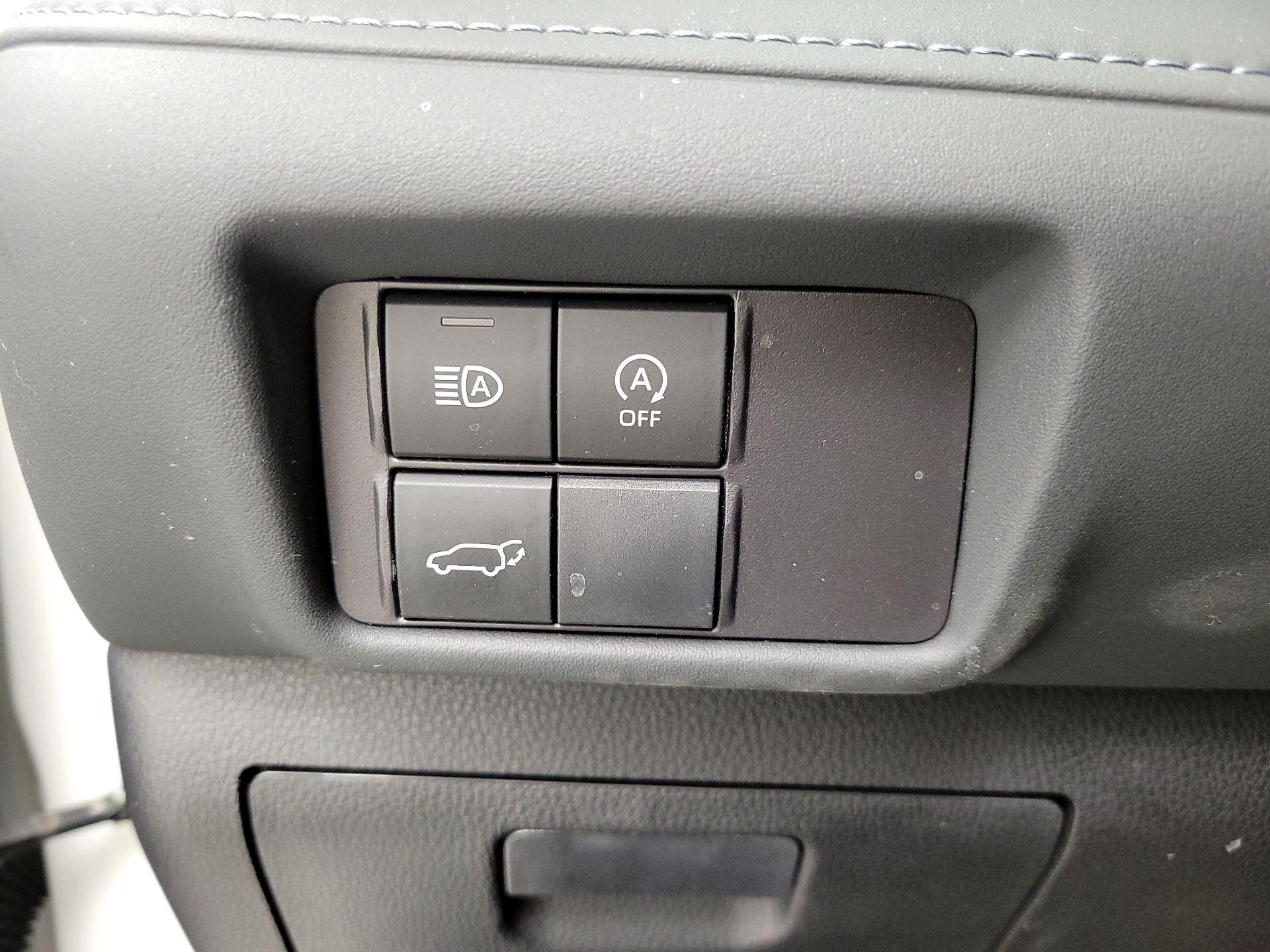 Thumbnail: 2023 Toyota Highlander - 13