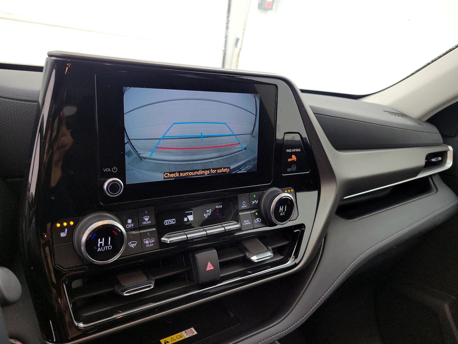 Thumbnail: 2023 Toyota Highlander - 15