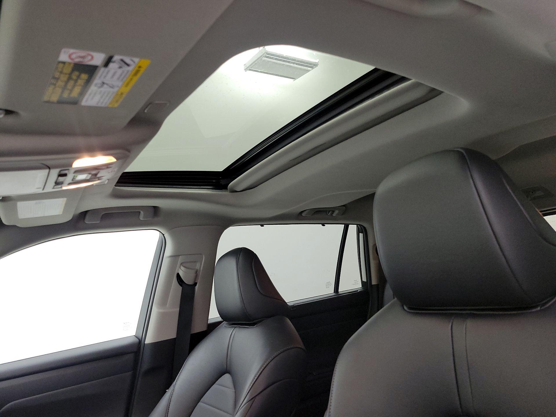 Thumbnail: 2023 Toyota Highlander - 20