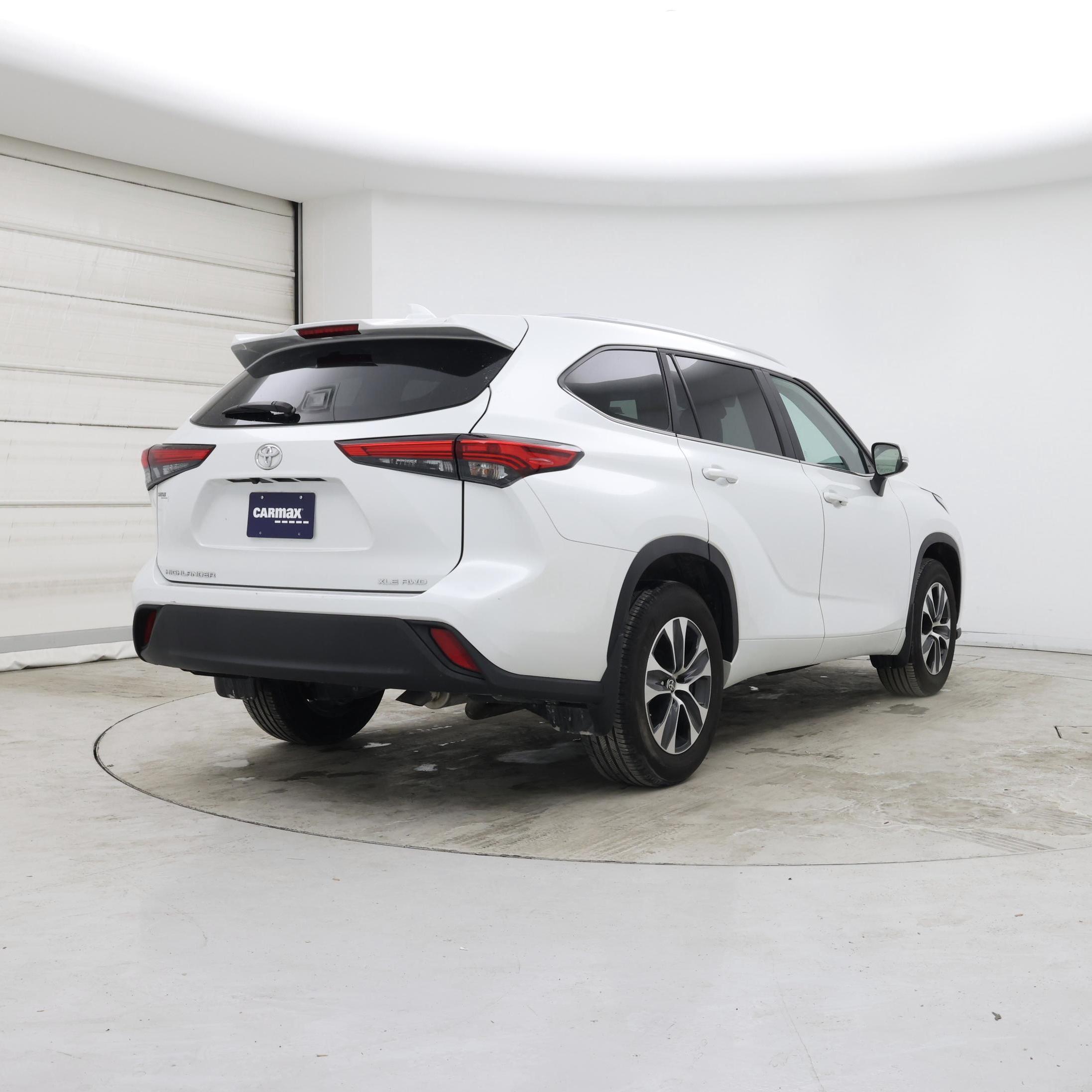 Thumbnail: 2023 Toyota Highlander - 8