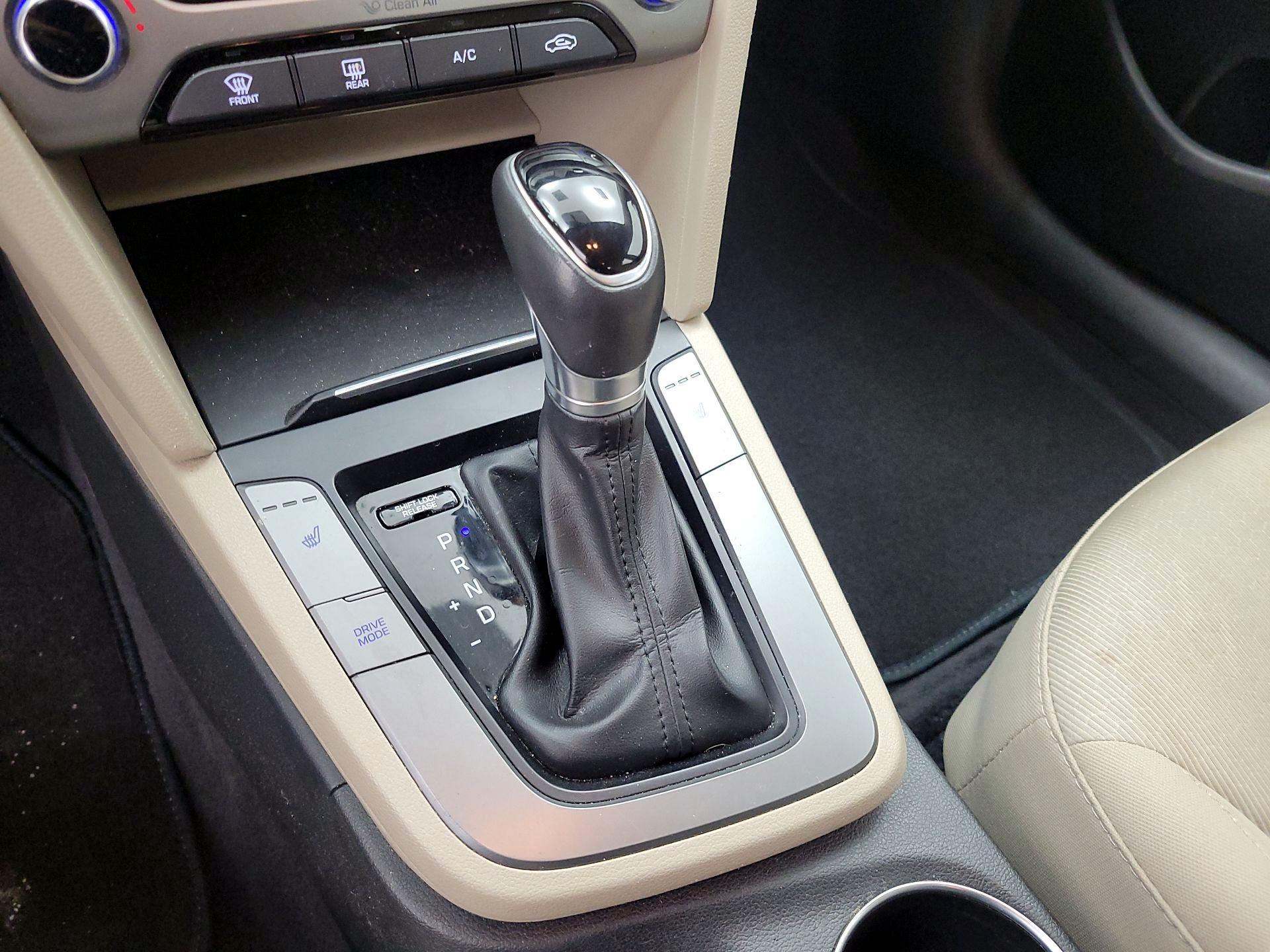 Thumbnail: 2017 Hyundai Elantra - 17