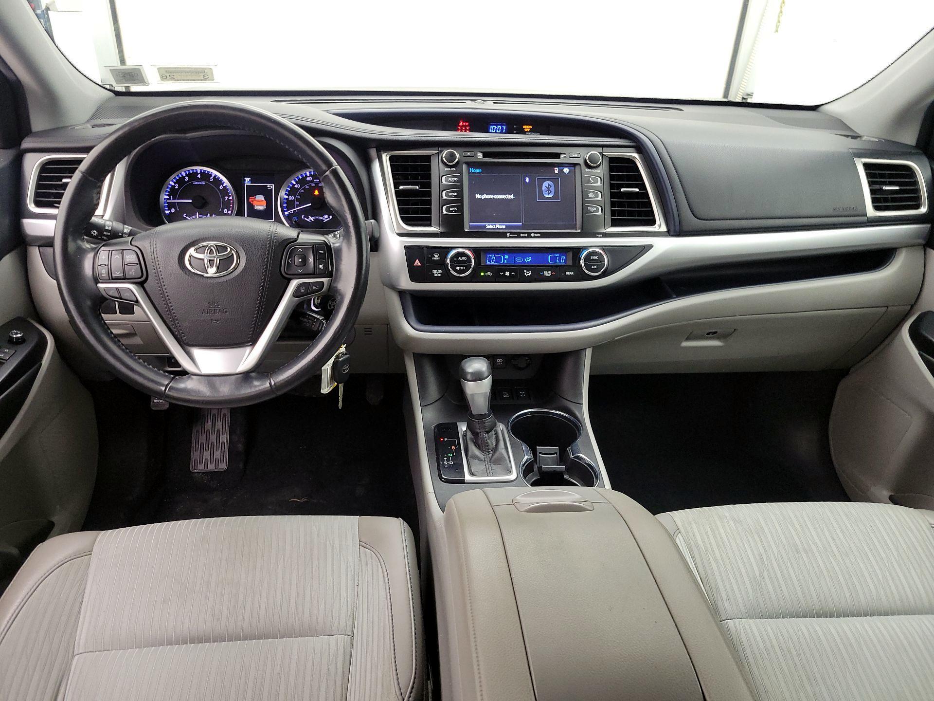 Thumbnail: 2019 Toyota Highlander - 9