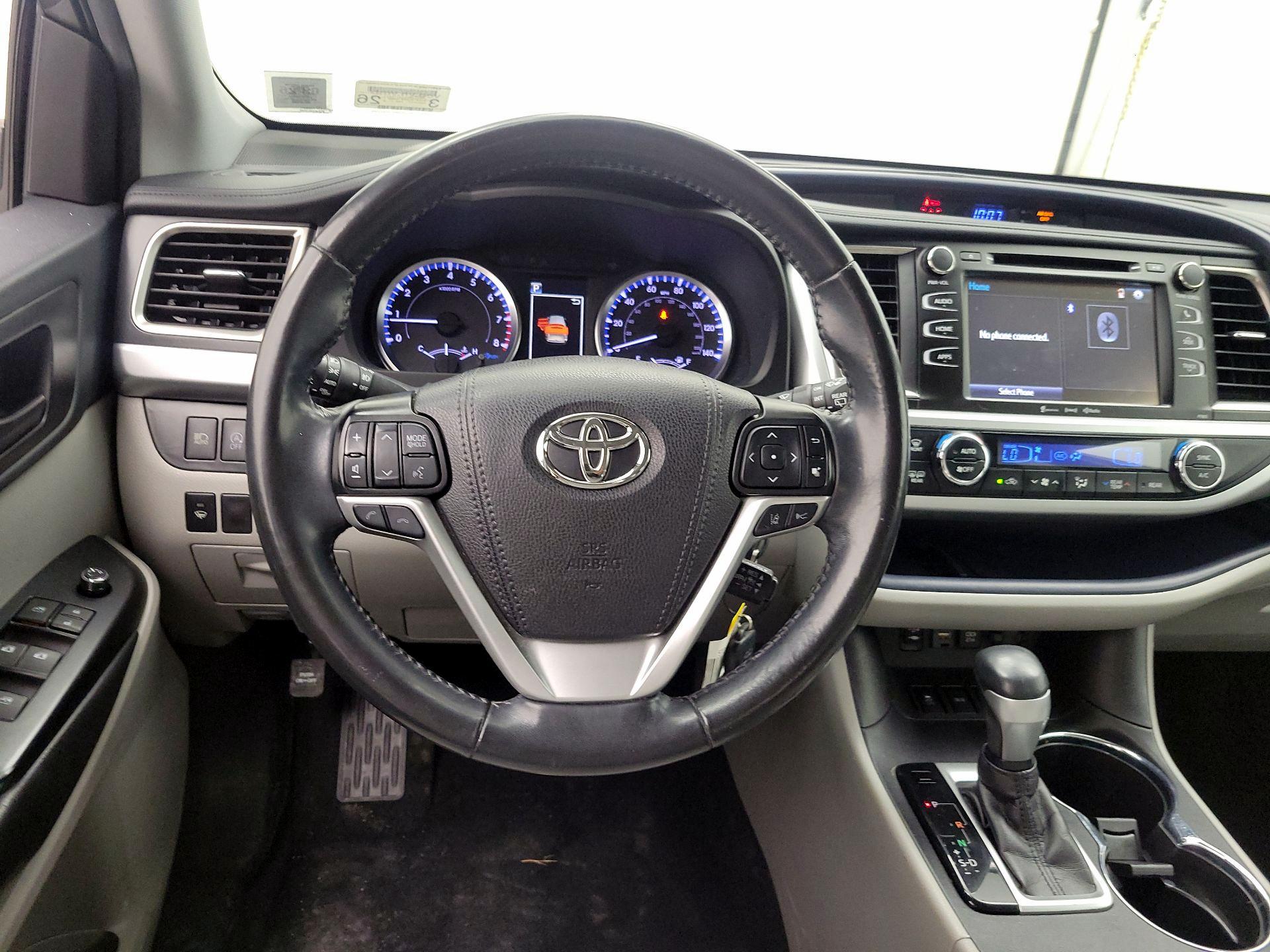 Thumbnail: 2019 Toyota Highlander - 10
