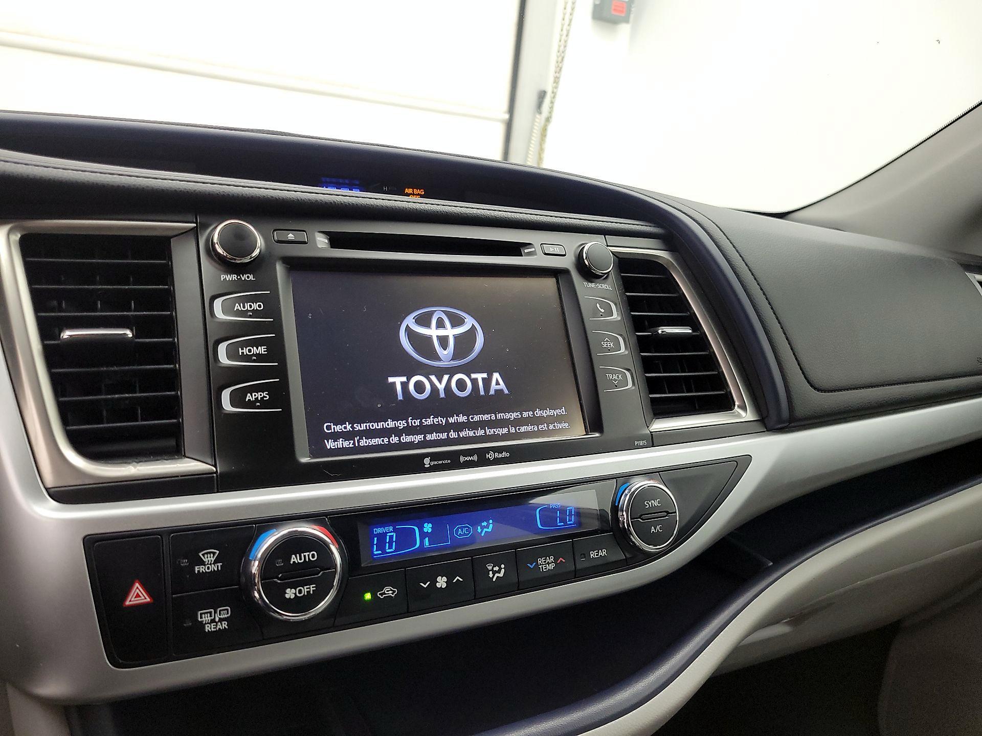 Thumbnail: 2019 Toyota Highlander - 16