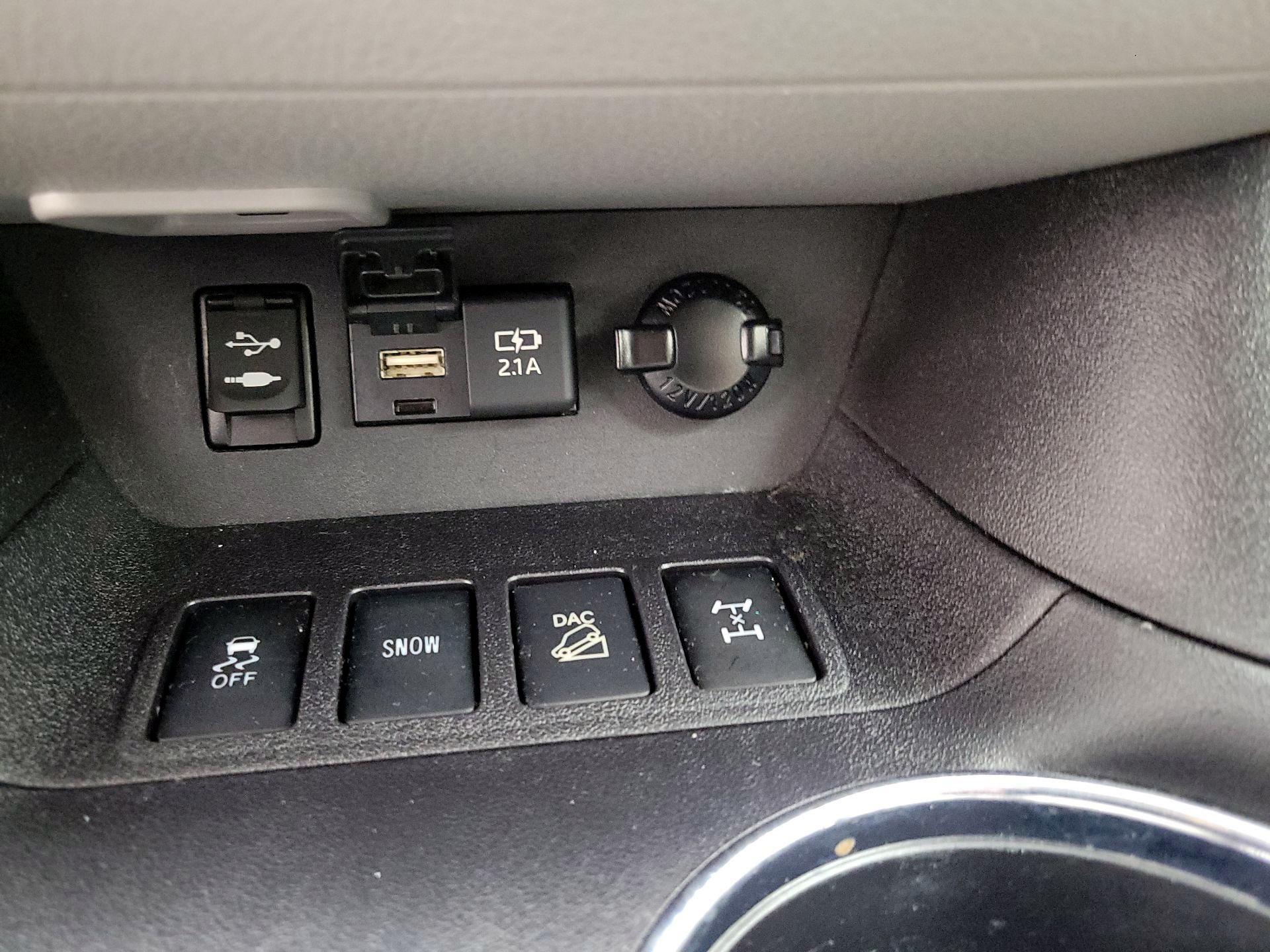 Thumbnail: 2019 Toyota Highlander - 18