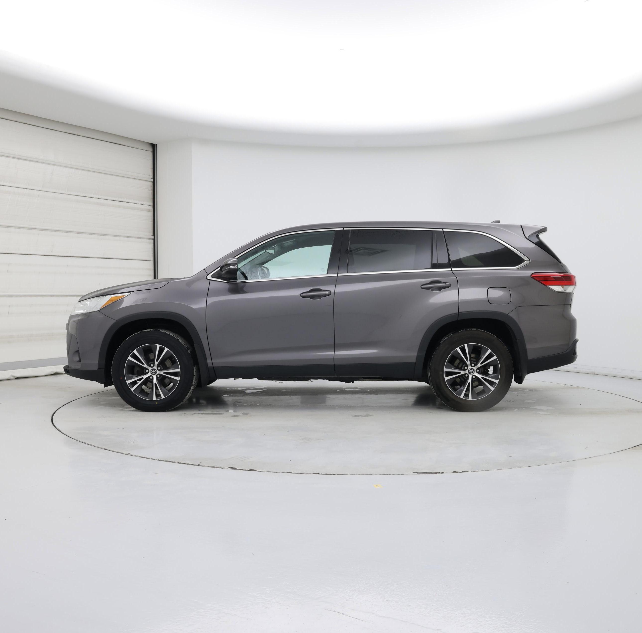 Thumbnail: 2019 Toyota Highlander - 3