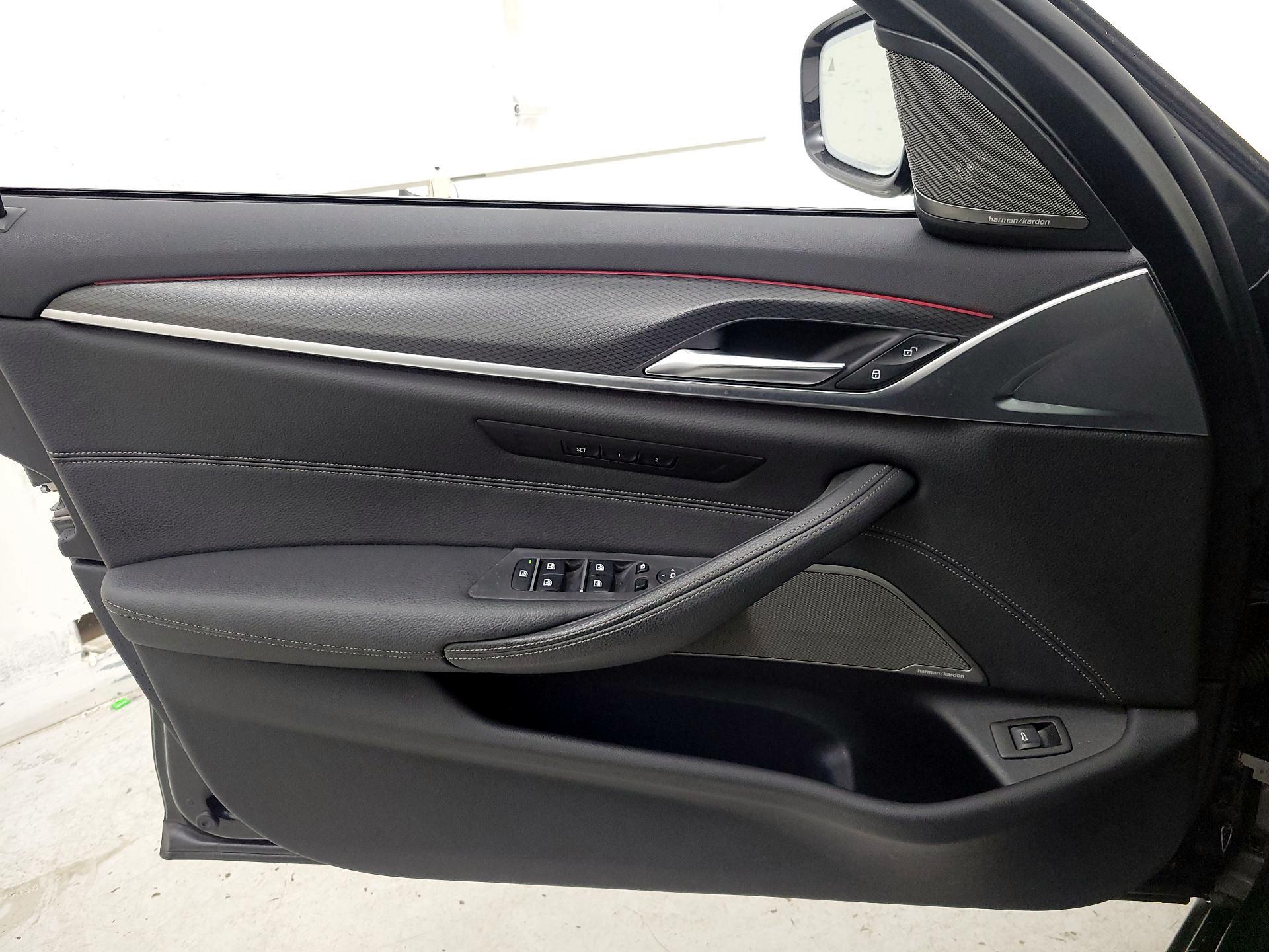 Thumbnail: 2021 BMW 5 Series - 12