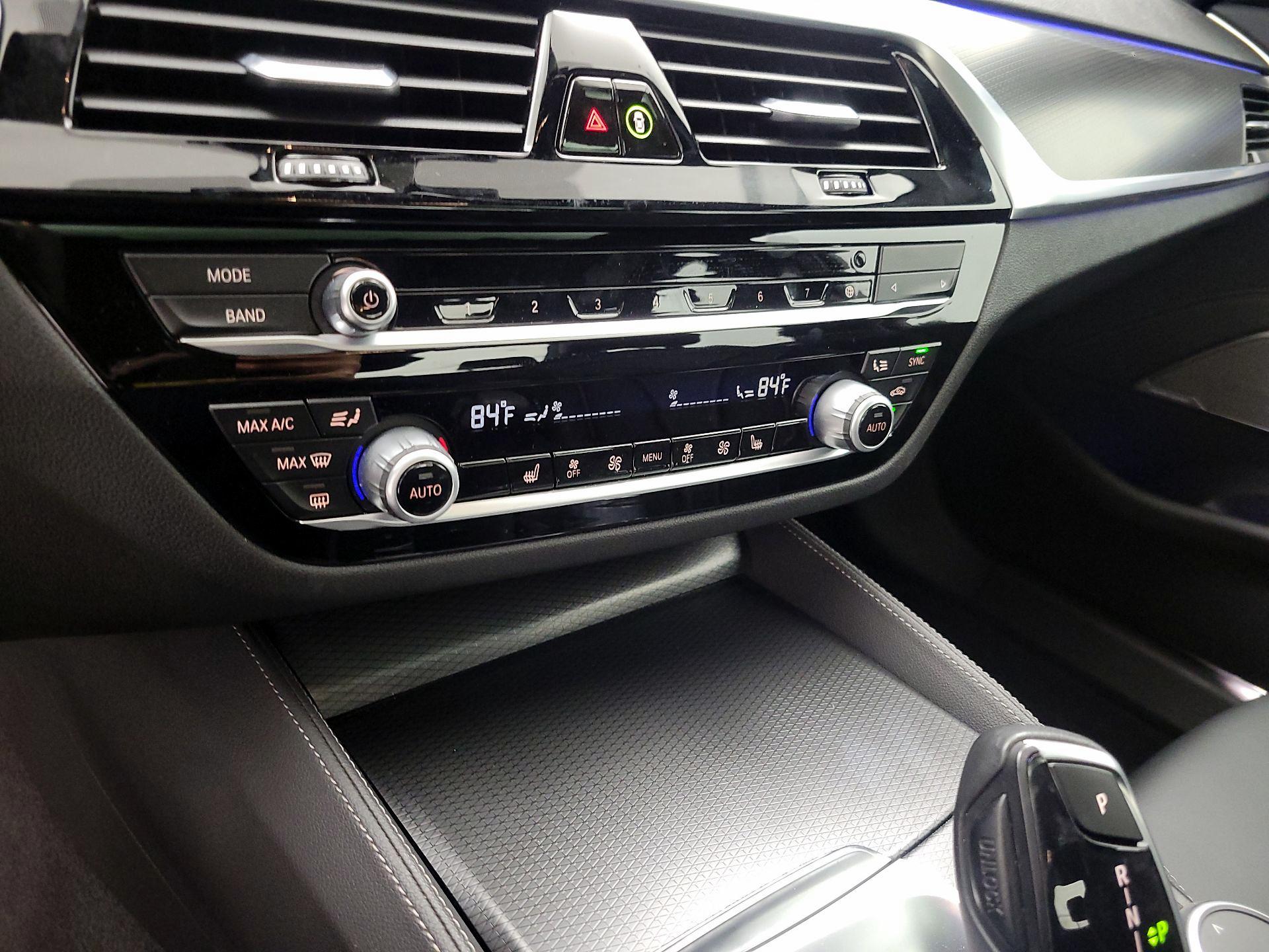 Thumbnail: 2021 BMW 5 Series - 17