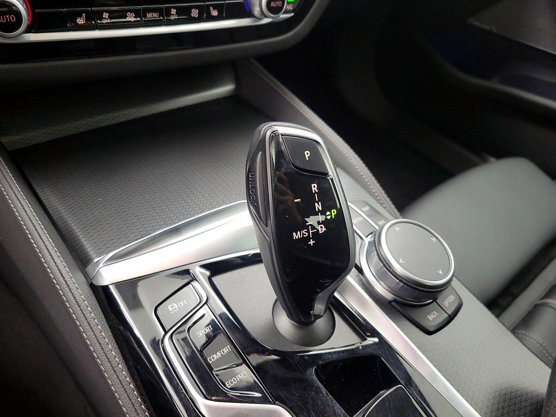 Thumbnail: 2021 BMW 5 Series - 18