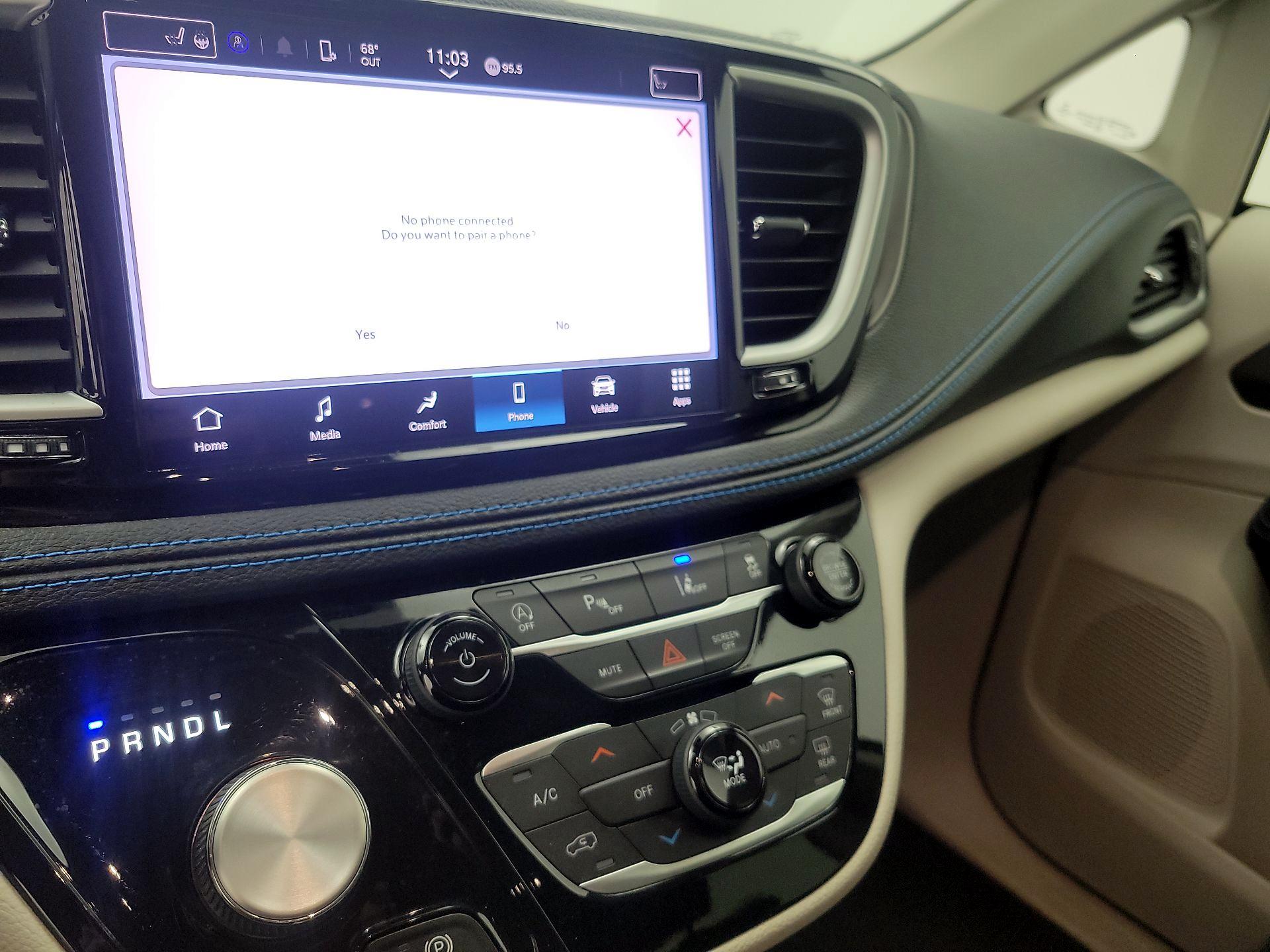 Thumbnail: 2021 Chrysler Pacifica - 16