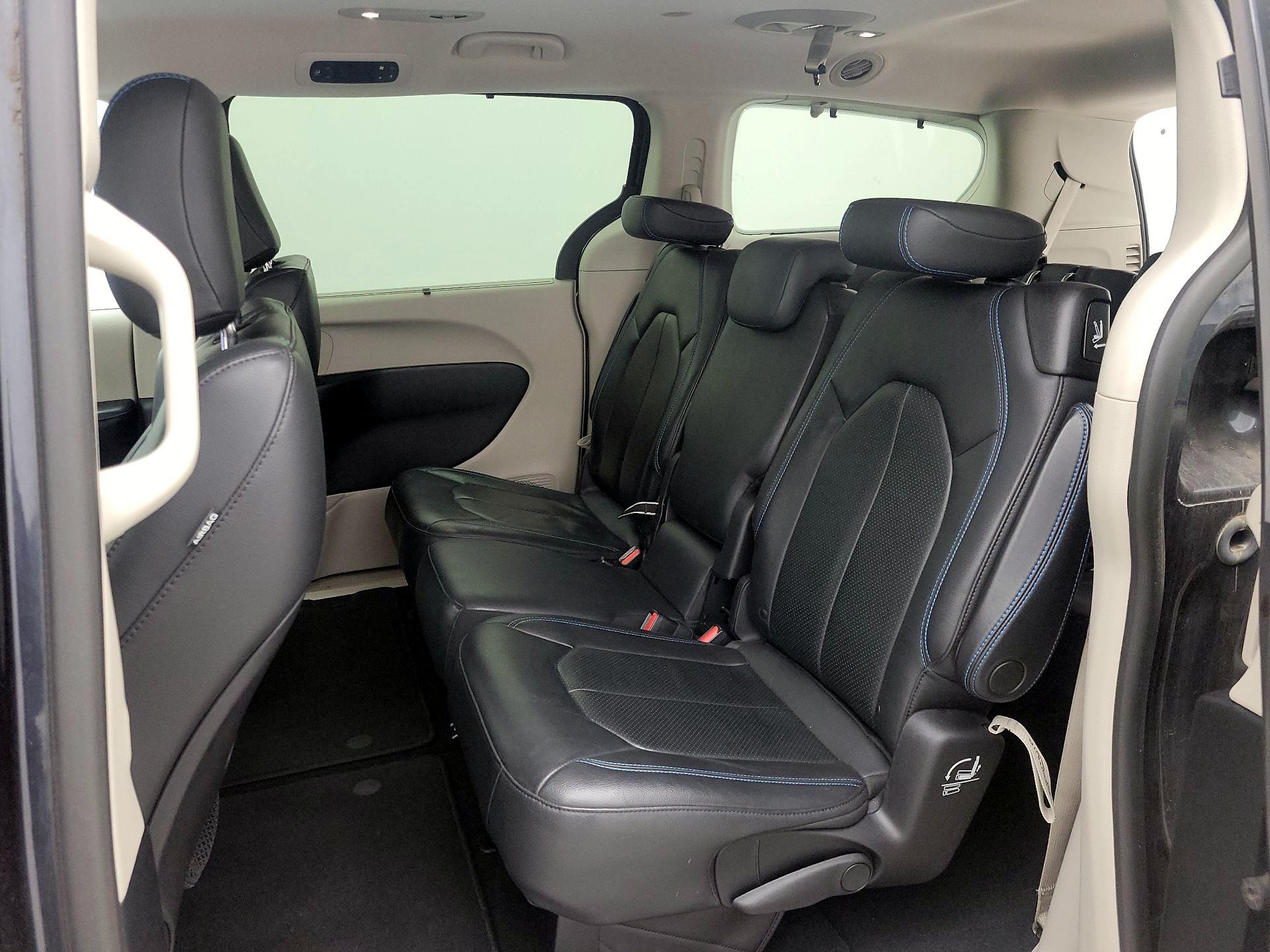 Thumbnail: 2021 Chrysler Pacifica - 19