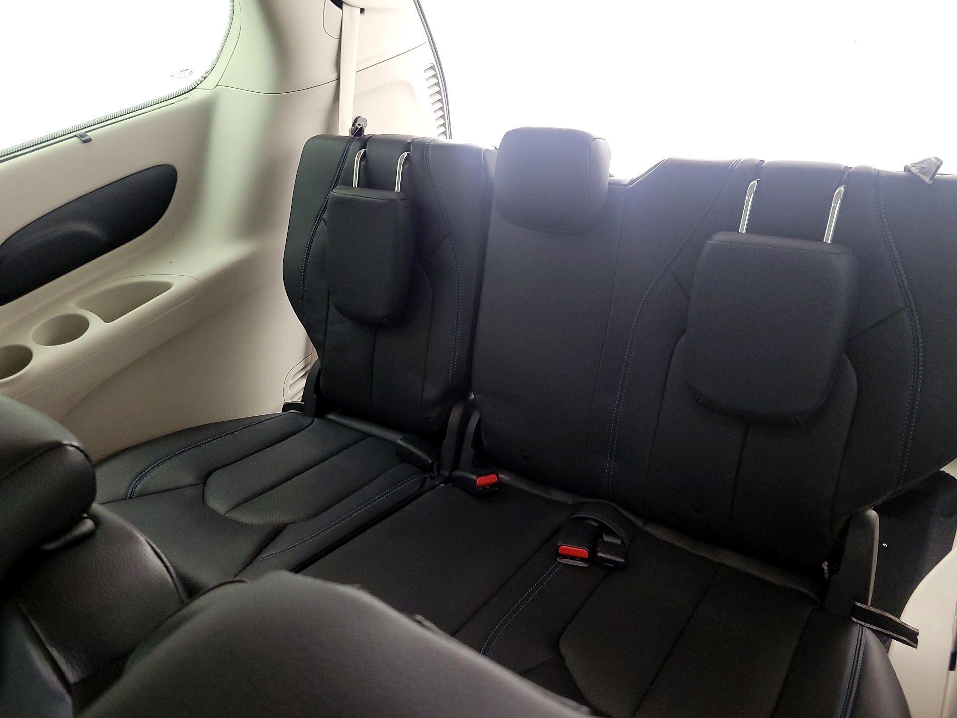 Thumbnail: 2021 Chrysler Pacifica - 20