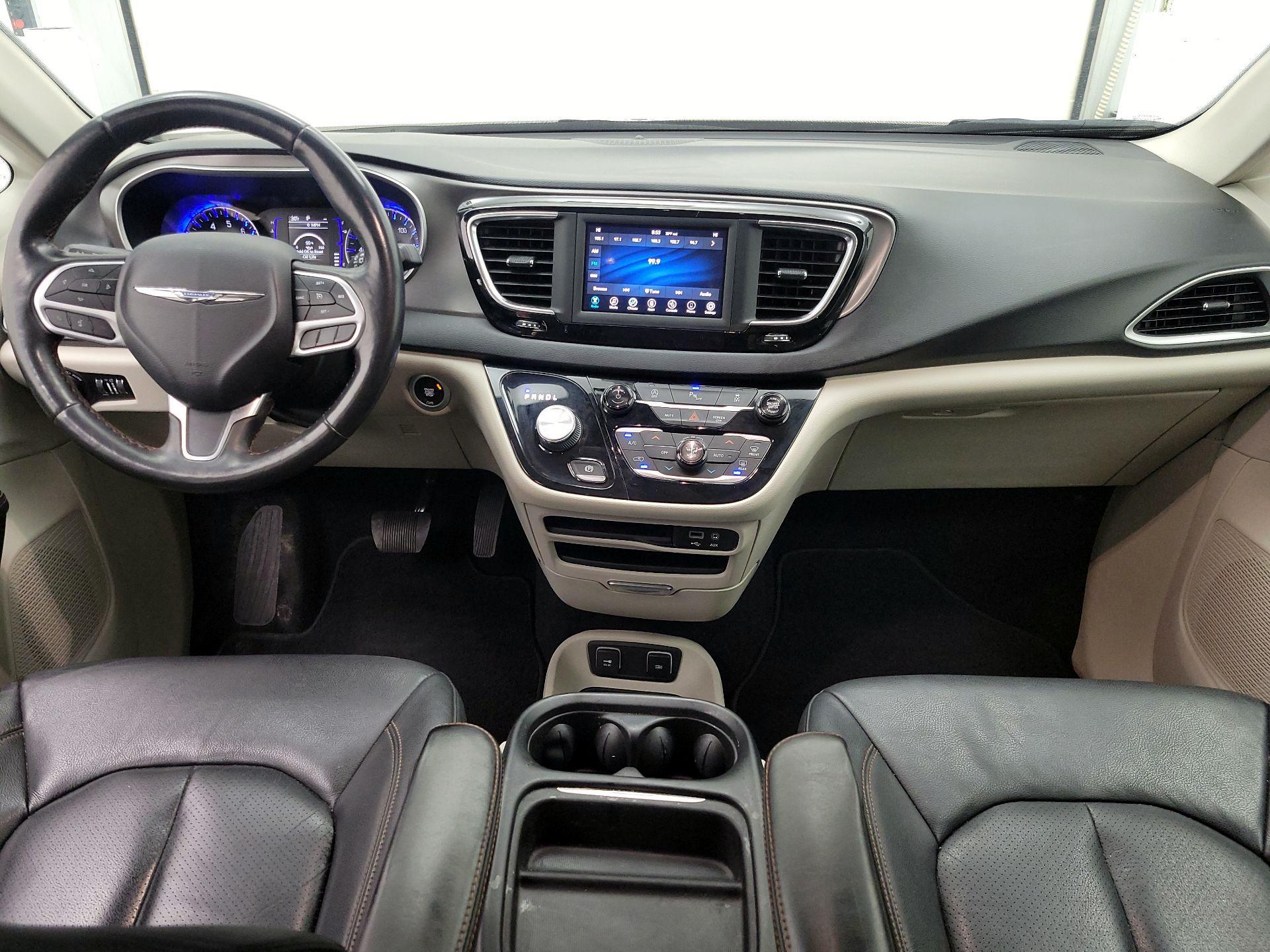 Thumbnail: 2020 Chrysler Pacifica - 9