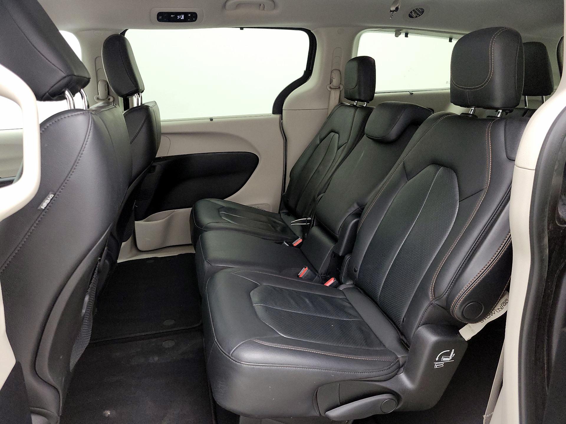 Thumbnail: 2020 Chrysler Pacifica - 19