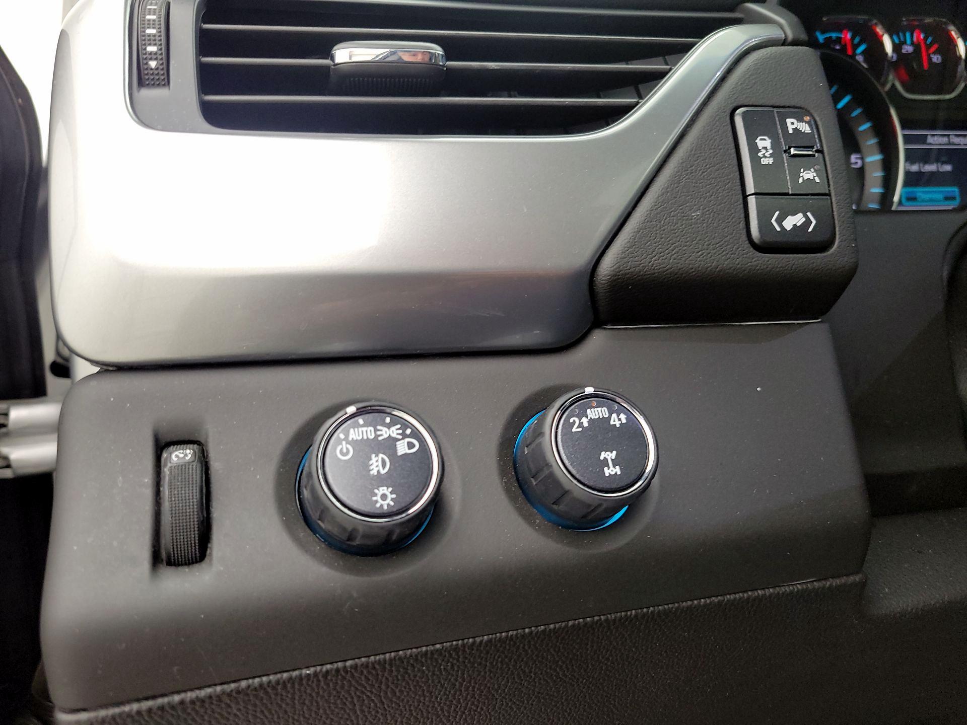 Thumbnail: 2019 Chevrolet Tahoe - 13