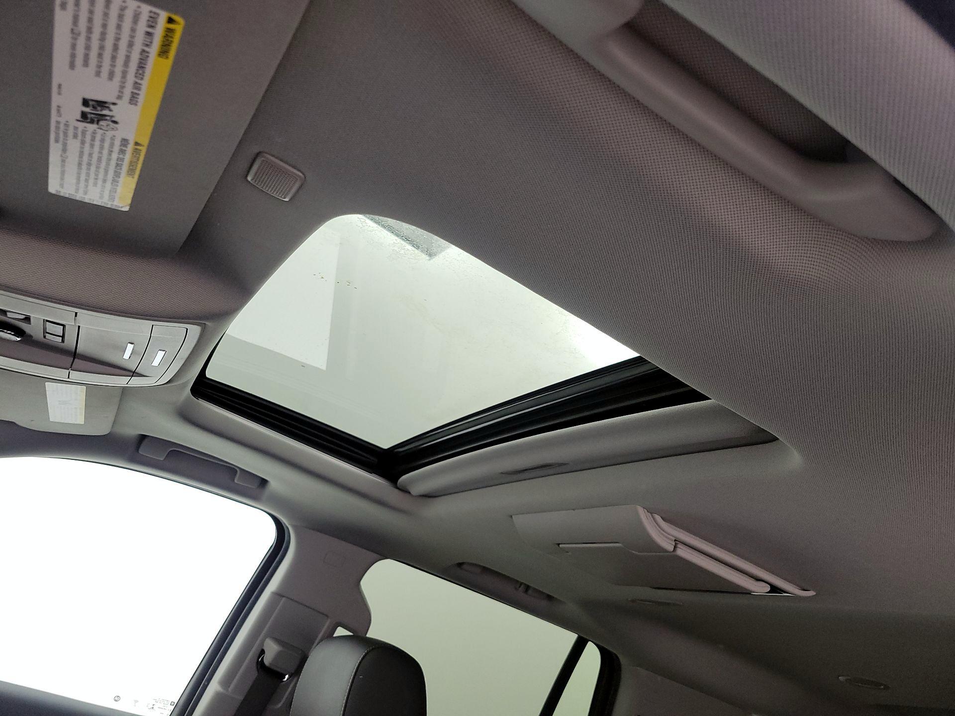 Thumbnail: 2019 Chevrolet Tahoe - 18