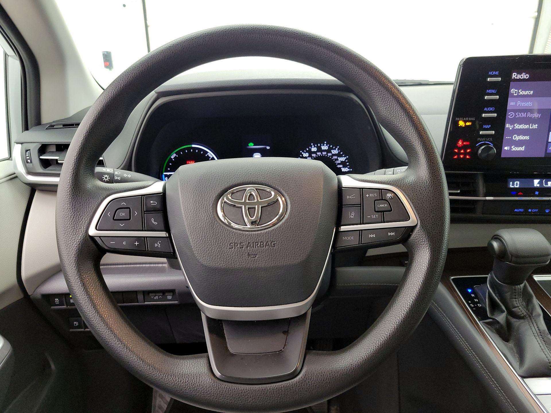 Thumbnail: 2021 Toyota Sienna - 10