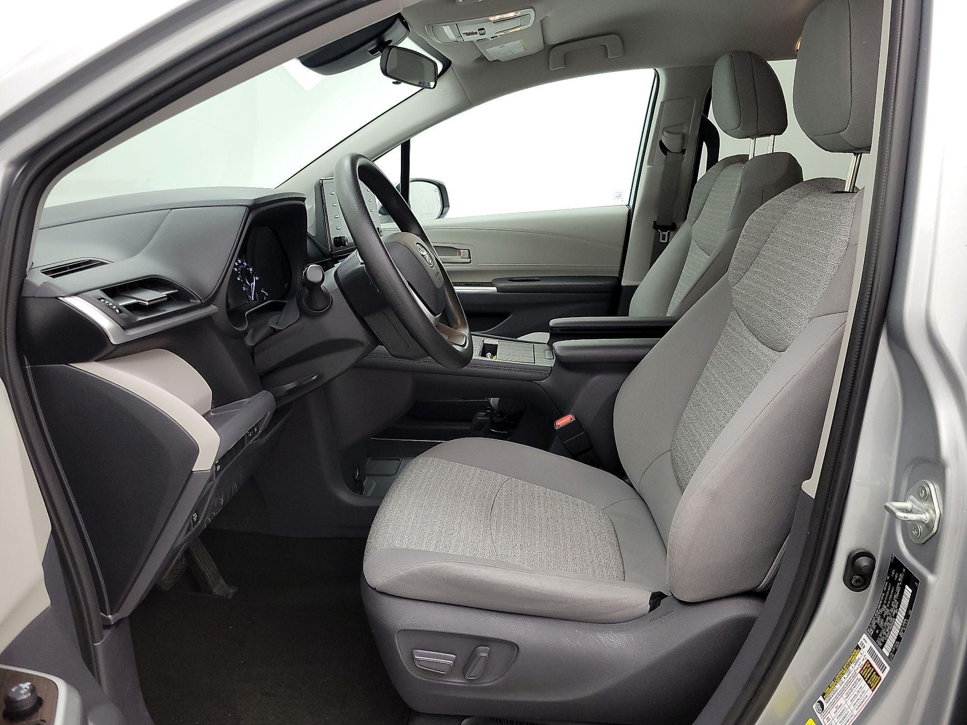 Thumbnail: 2021 Toyota Sienna - 11