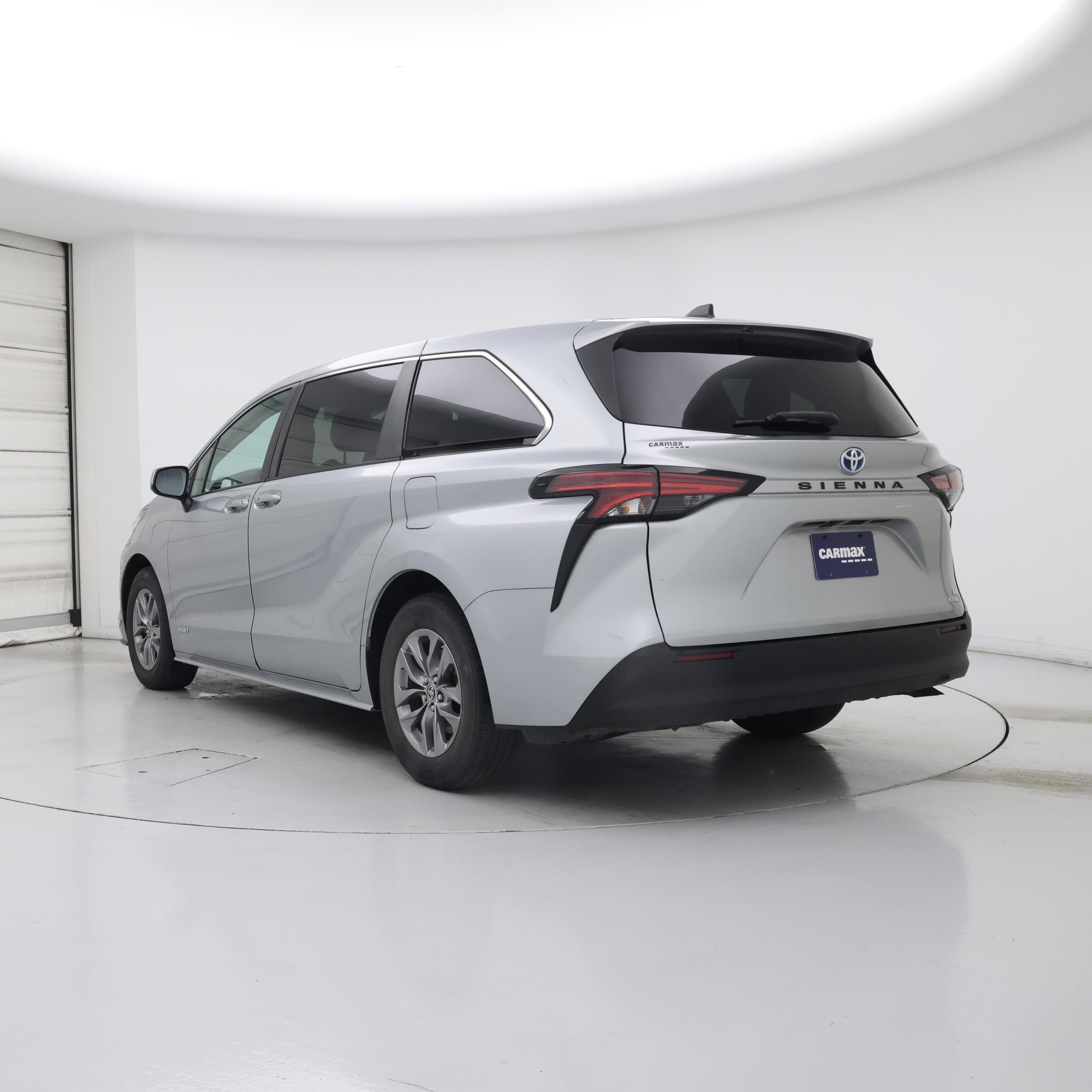 Thumbnail: 2021 Toyota Sienna - 2