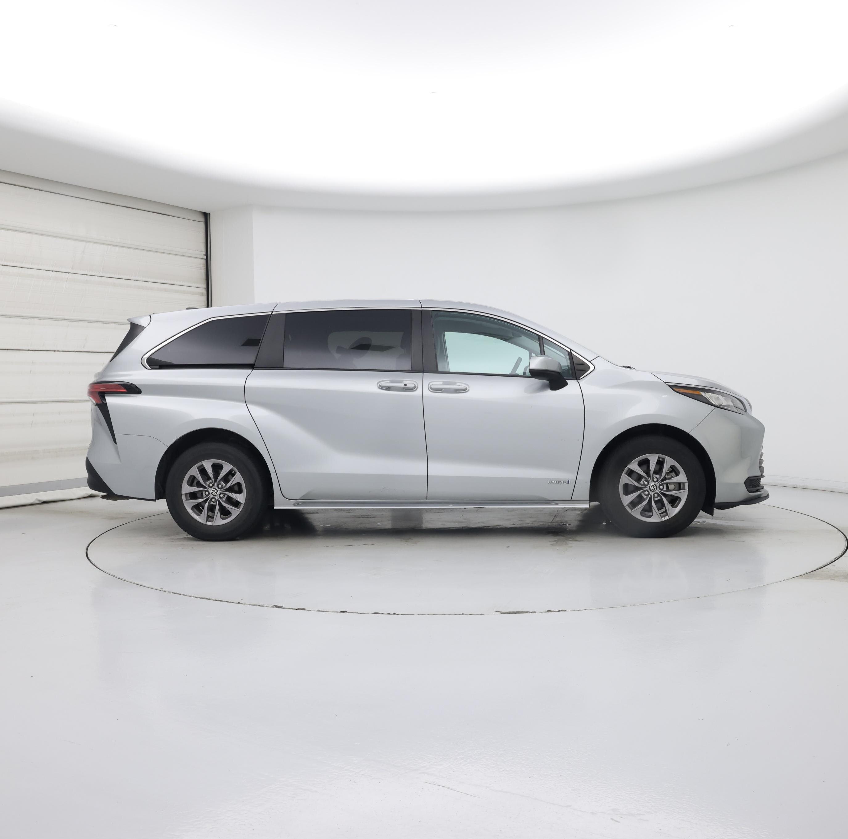 Thumbnail: 2021 Toyota Sienna - 7
