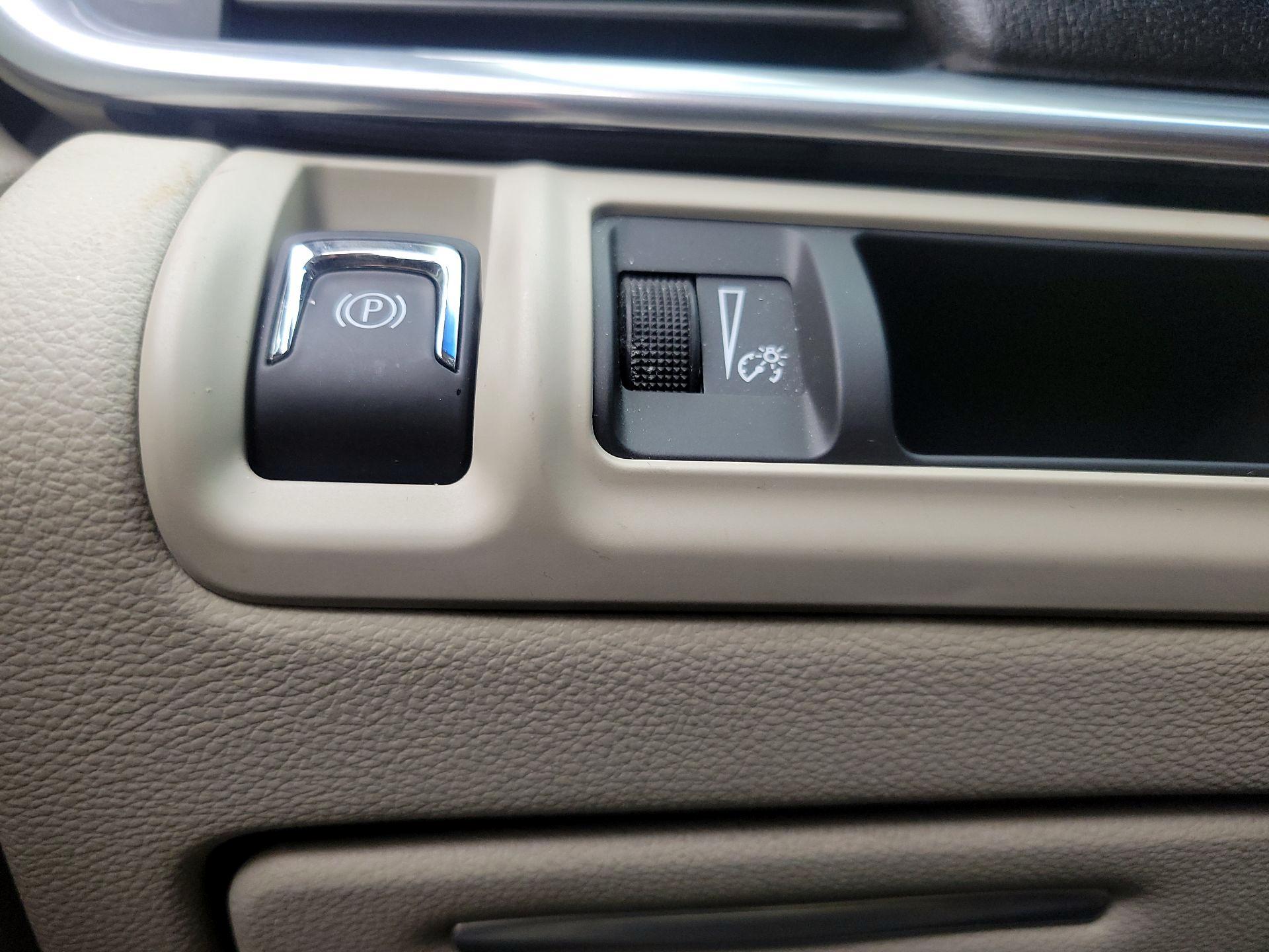 Thumbnail: 2017 Cadillac XTS - 13