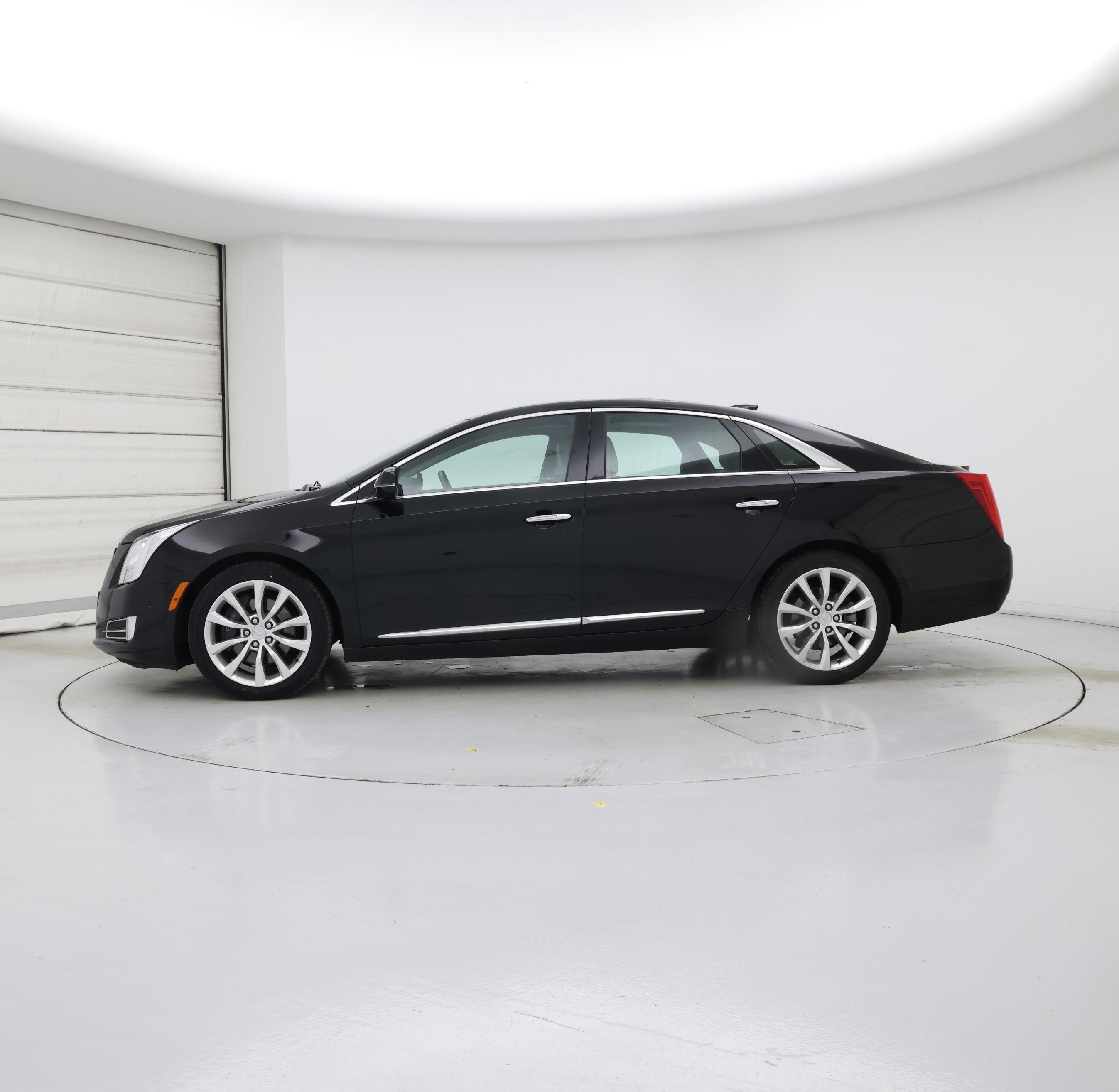 Thumbnail: 2017 Cadillac XTS - 3