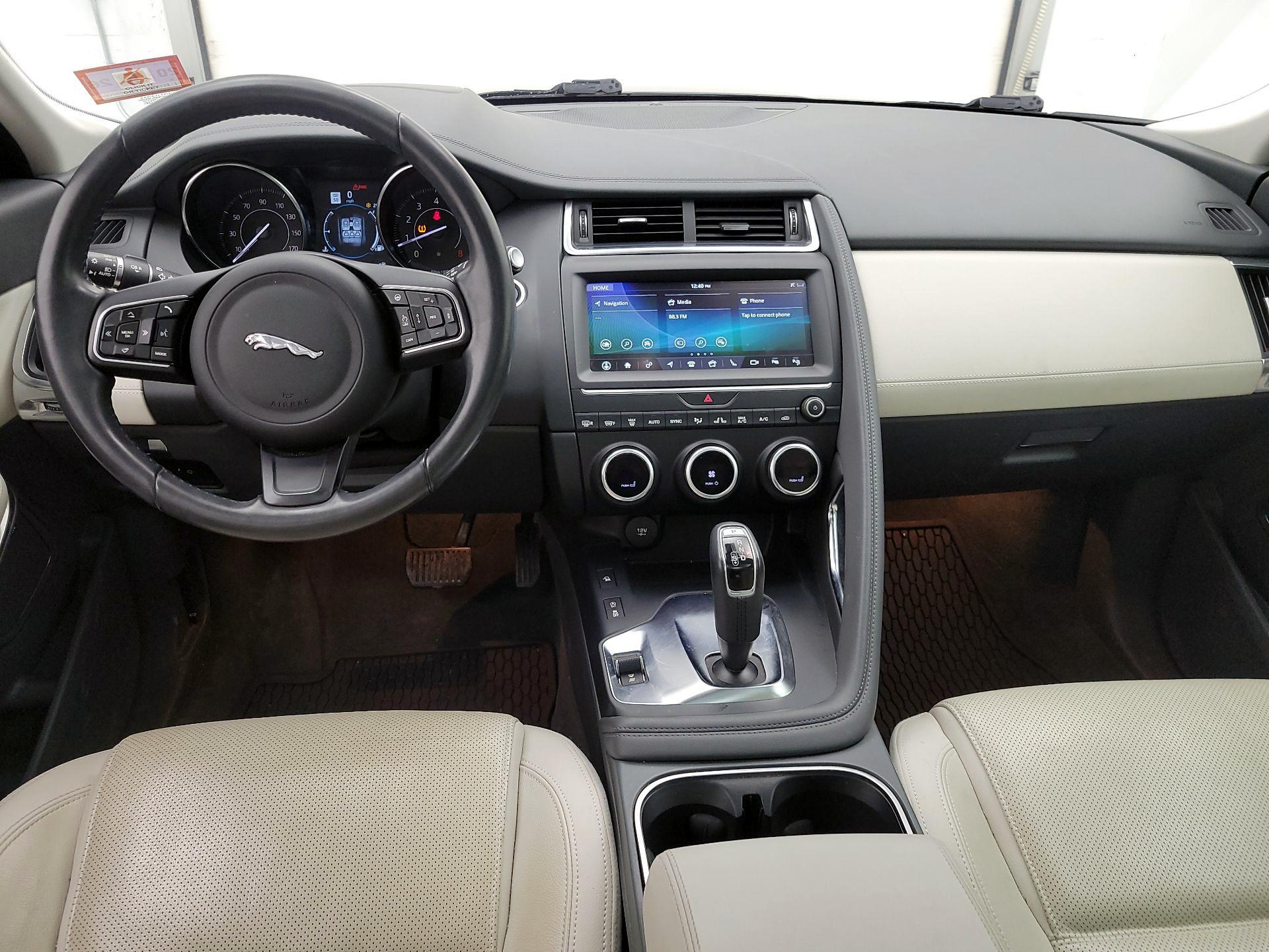 Thumbnail: 2019 Jaguar E-Pace - 9