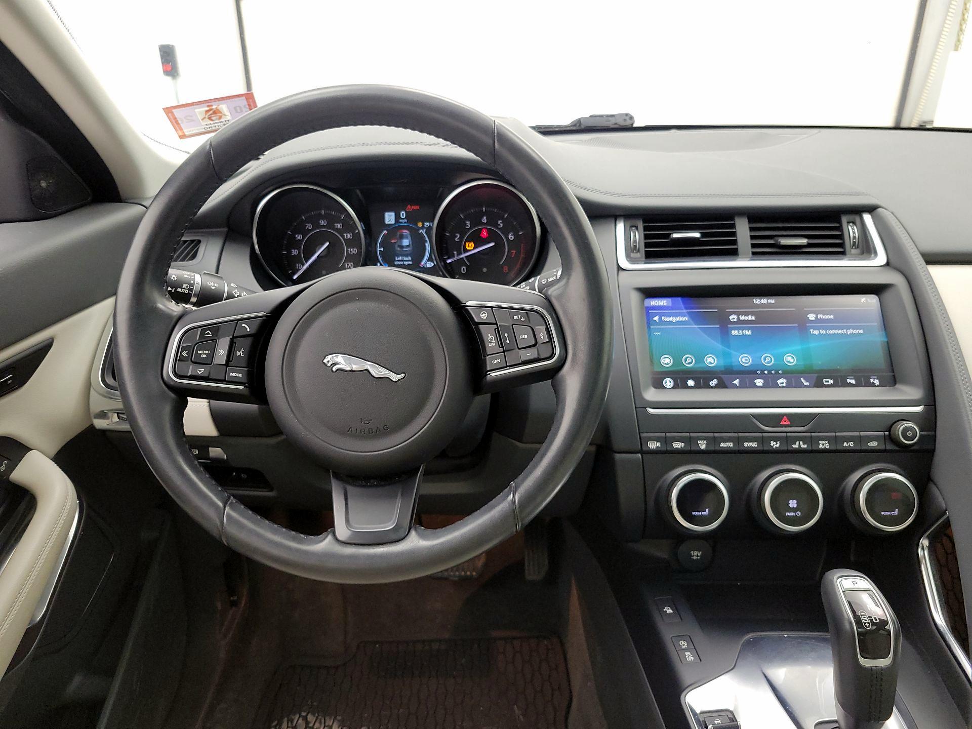 Thumbnail: 2019 Jaguar E-Pace - 10