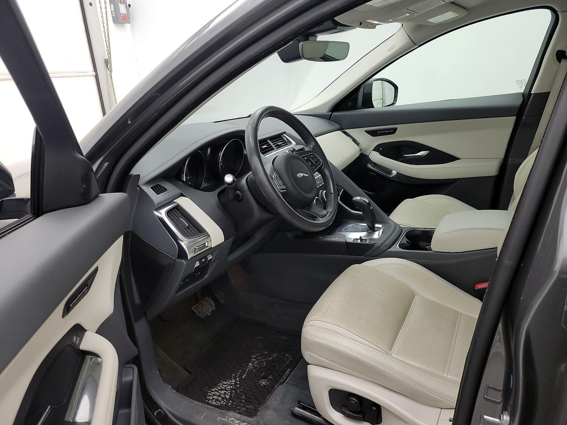 Thumbnail: 2019 Jaguar E-Pace - 11