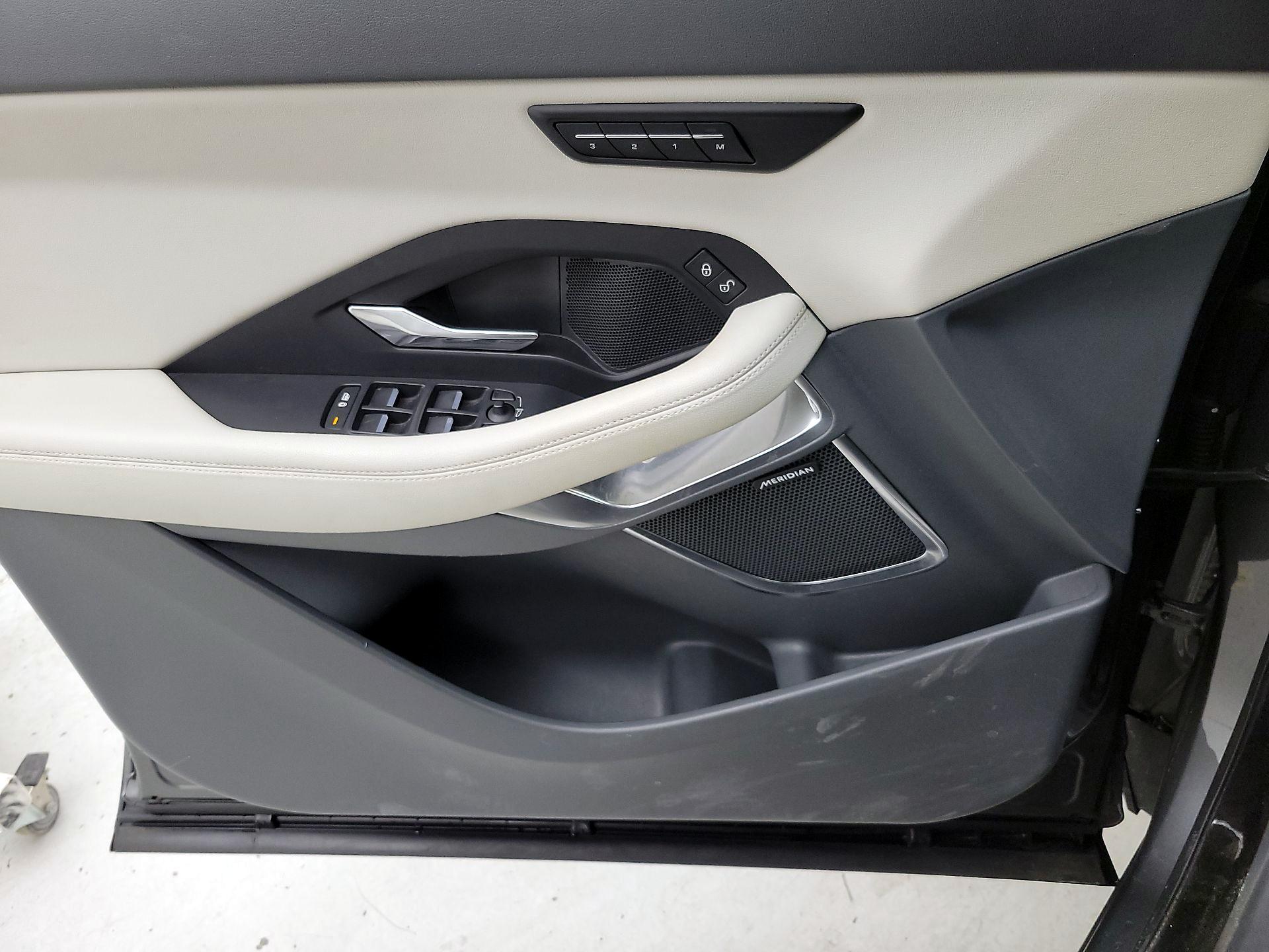 Thumbnail: 2019 Jaguar E-Pace - 12