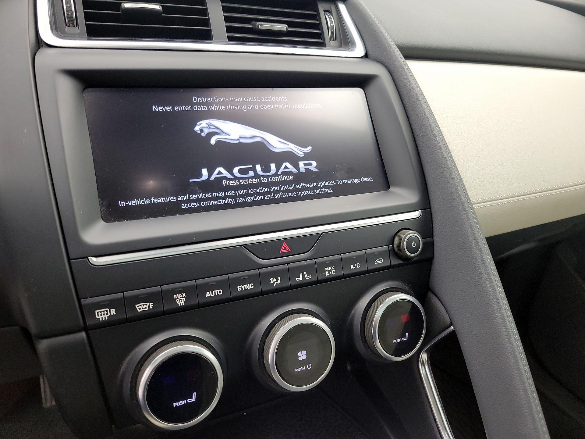 Thumbnail: 2019 Jaguar E-Pace - 16