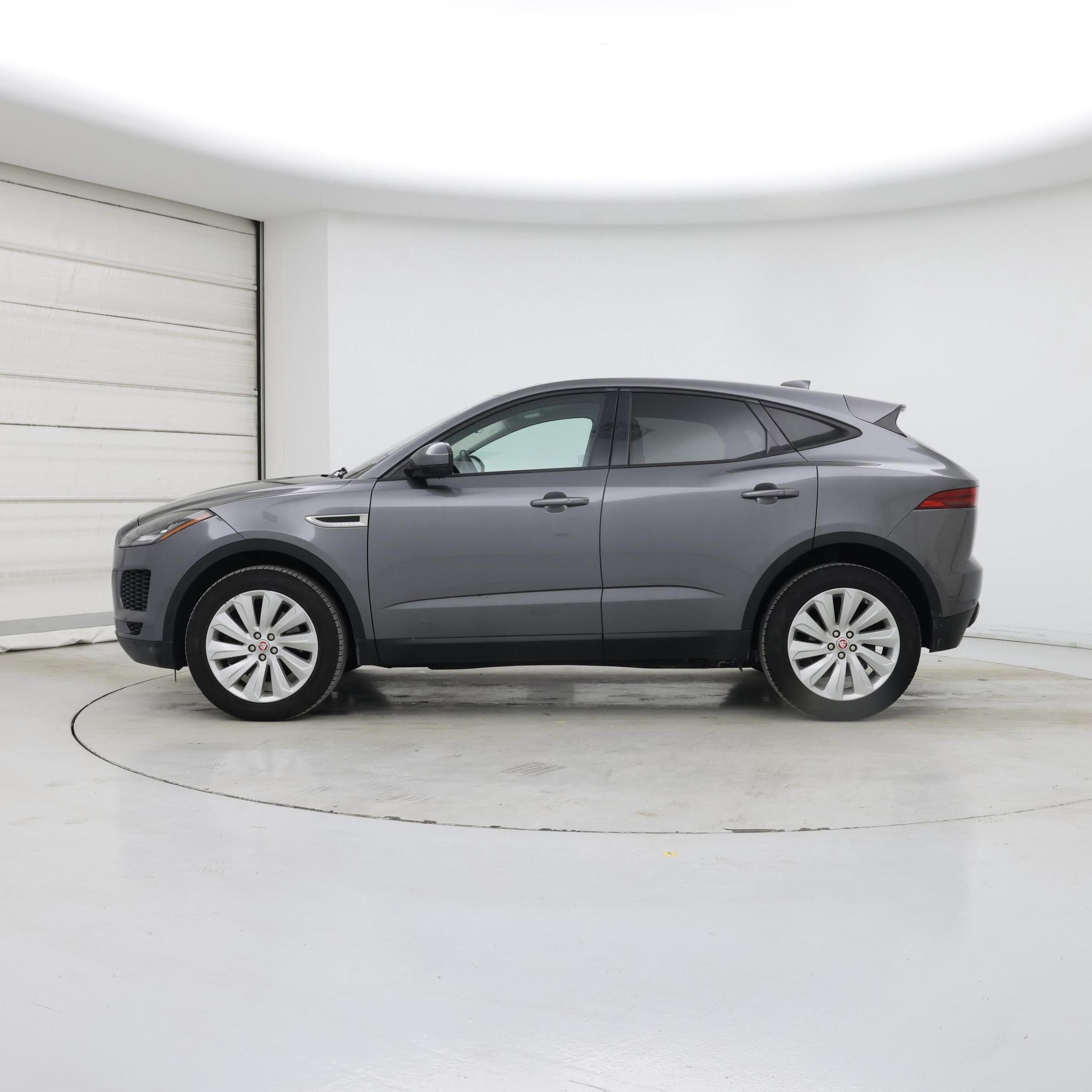 Thumbnail: 2019 Jaguar E-Pace - 3