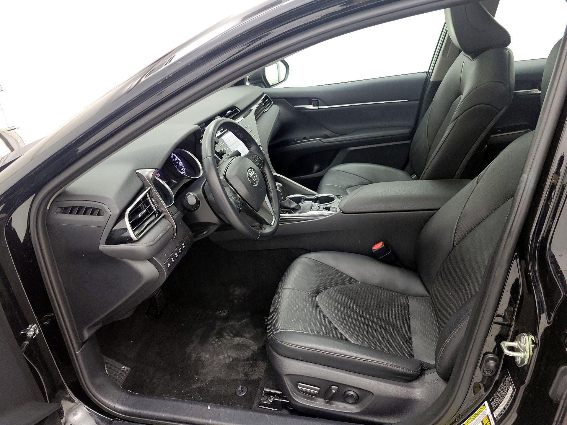 Thumbnail: 2020 Toyota Camry - 11