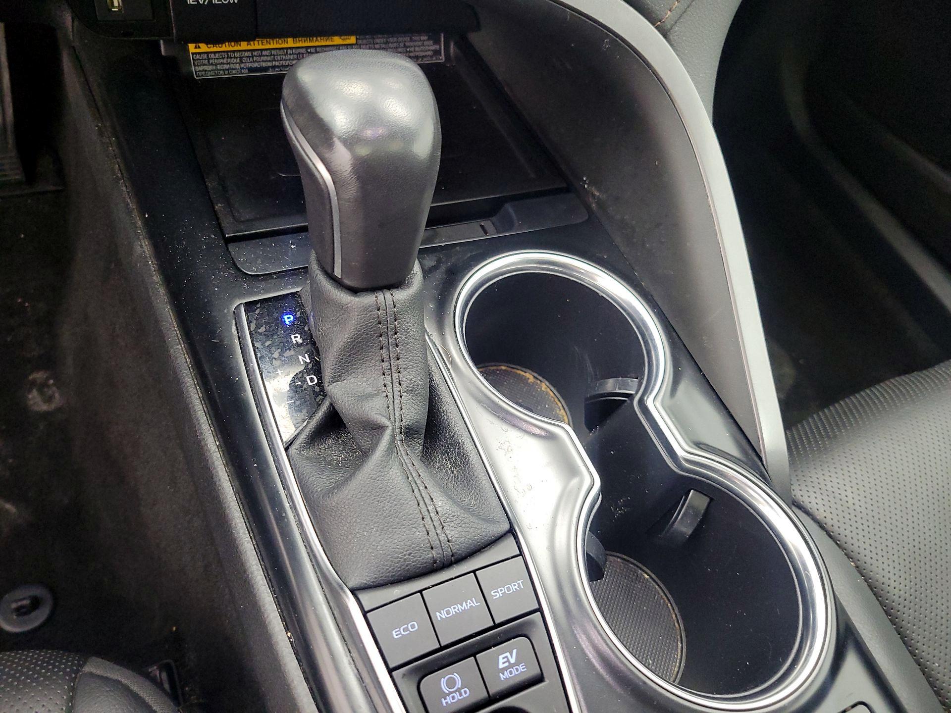 Thumbnail: 2020 Toyota Camry - 17