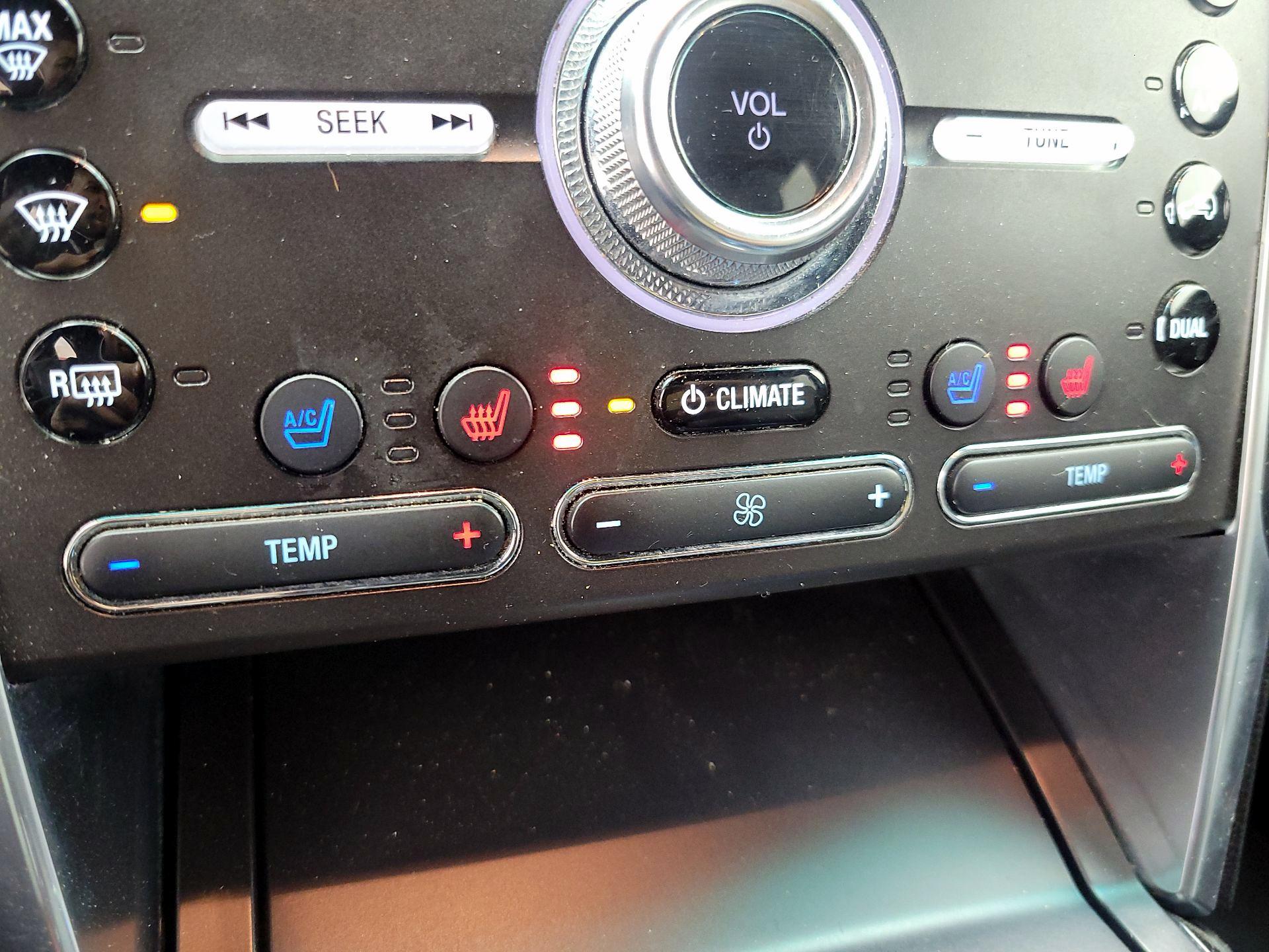 Thumbnail: 2016 Ford Explorer - 17