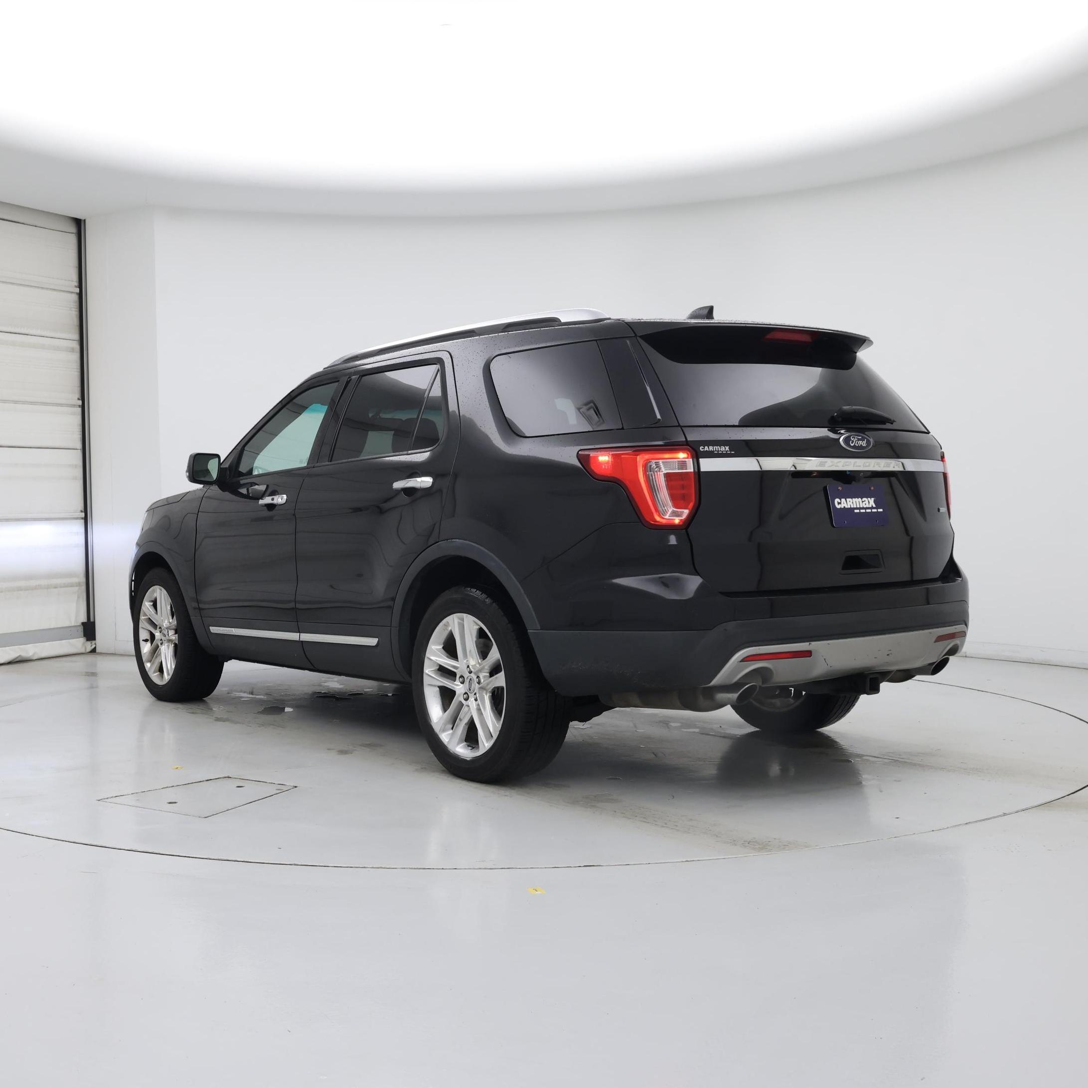 Thumbnail: 2016 Ford Explorer - 2