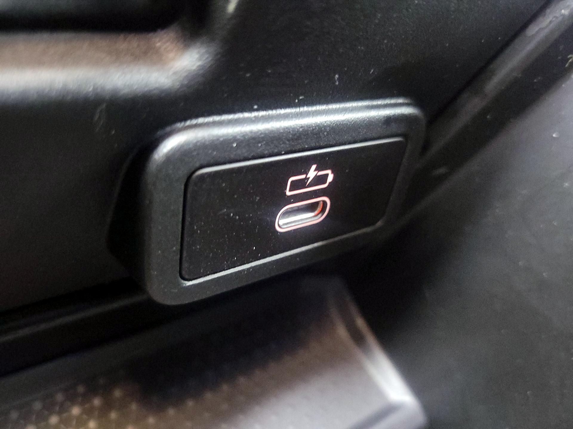 Thumbnail: 2023 BMW M3 - 19