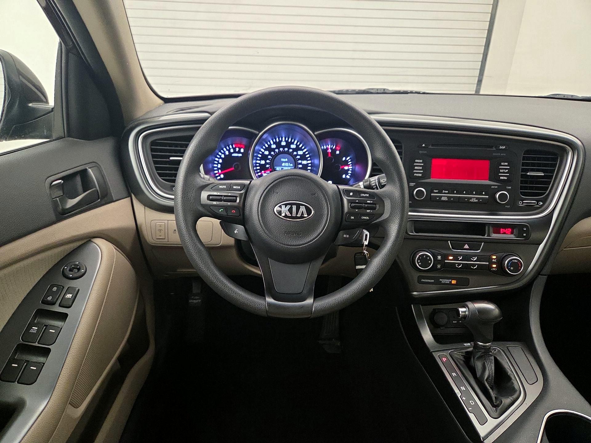 Thumbnail: 2015 Kia Optima - 10