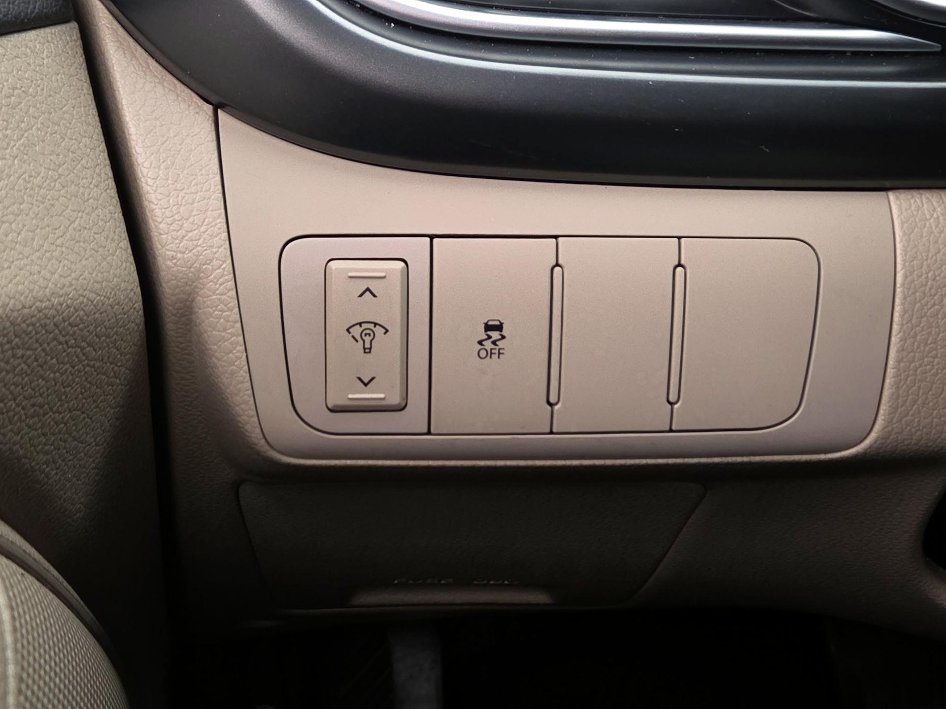 Thumbnail: 2015 Kia Optima - 13