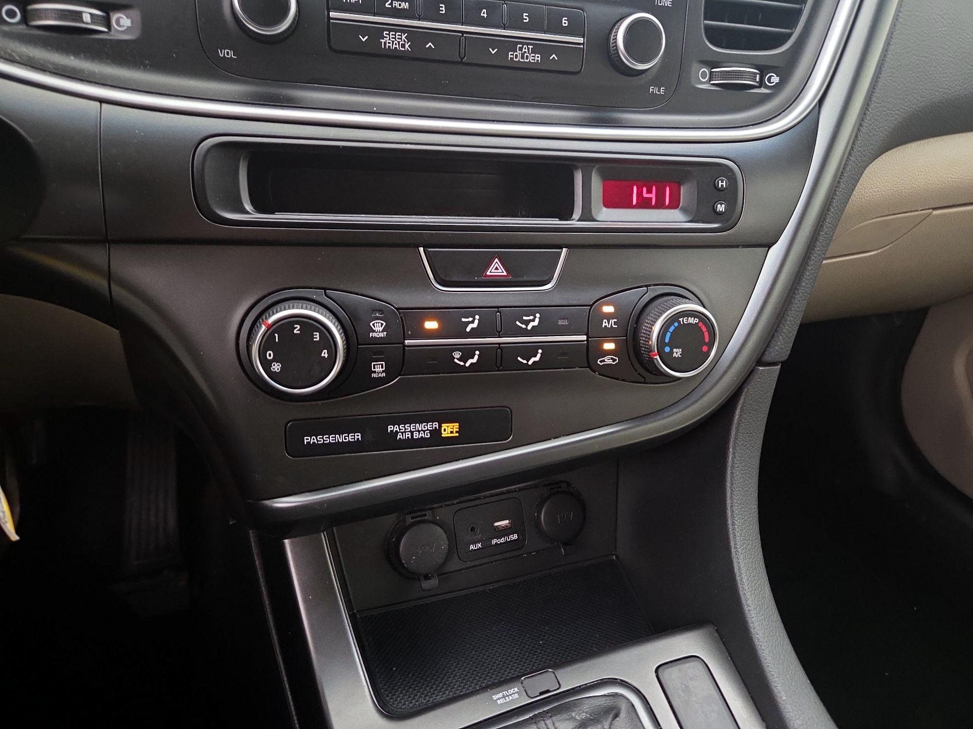 Thumbnail: 2015 Kia Optima - 15