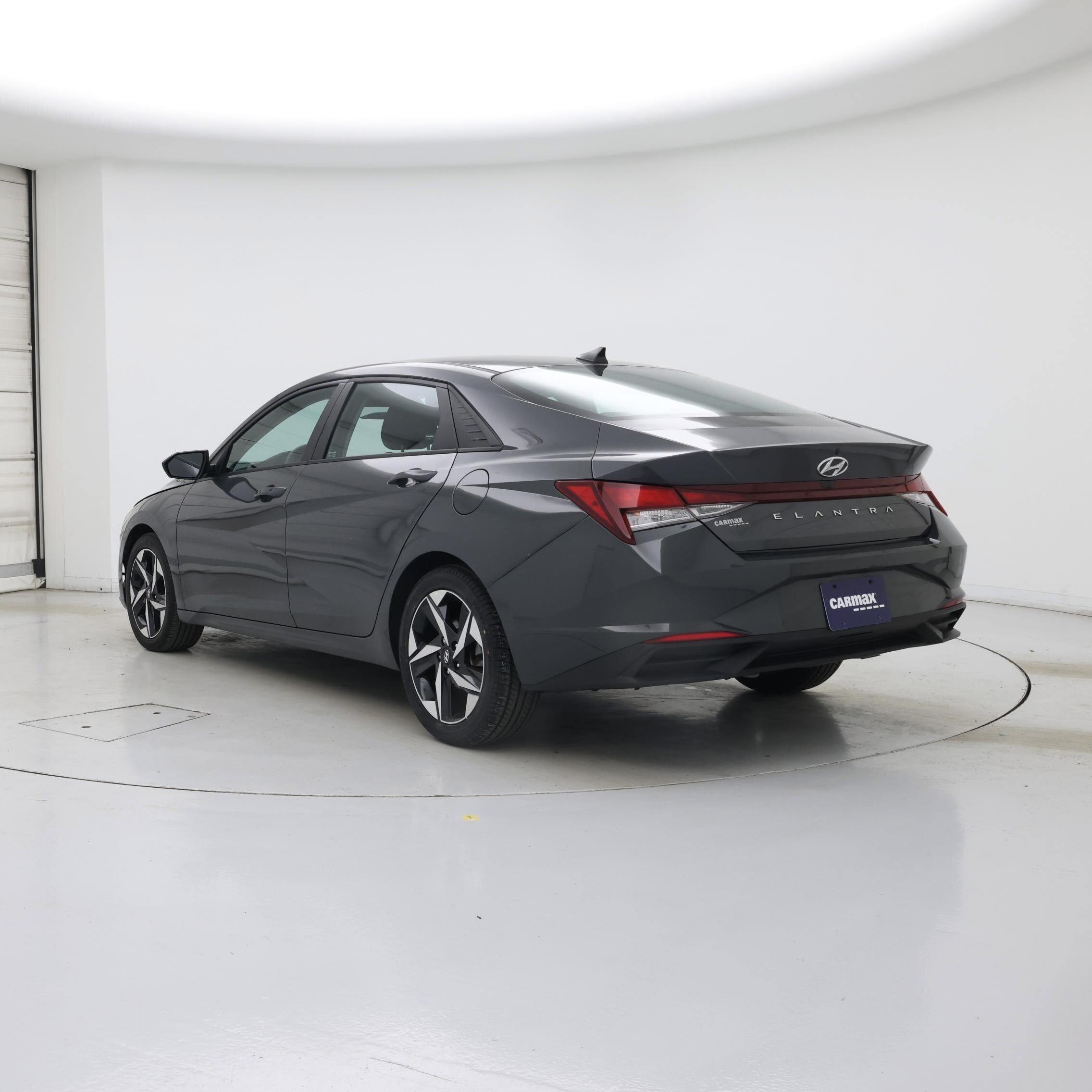 Thumbnail: 2023 Hyundai Elantra - 2