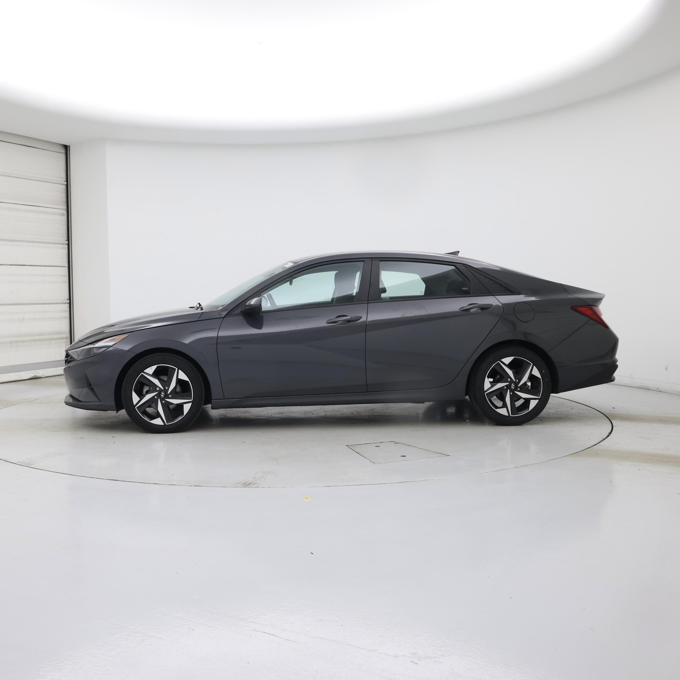 Thumbnail: 2023 Hyundai Elantra - 3