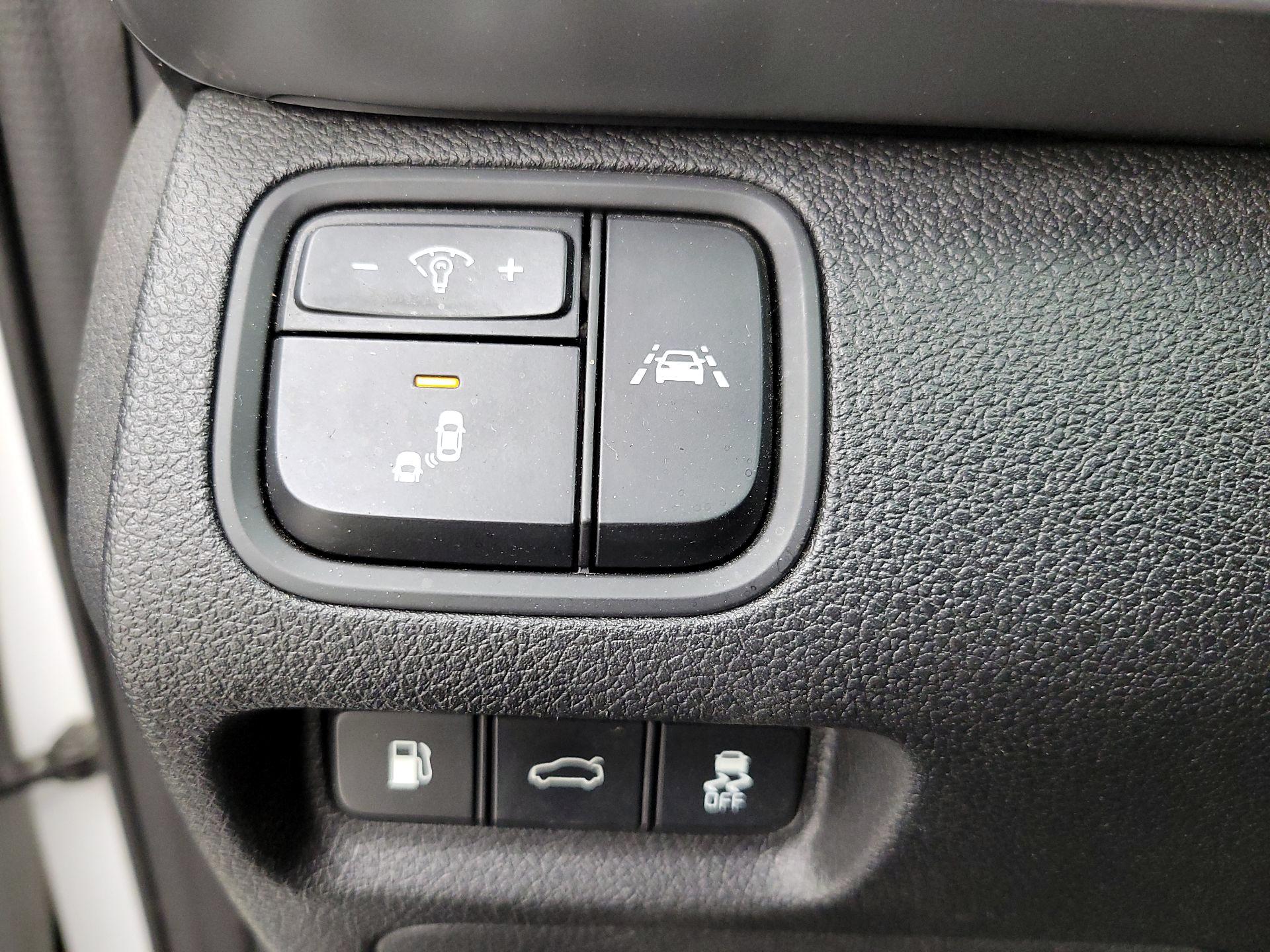 Thumbnail: 2019 Kia Optima - 13