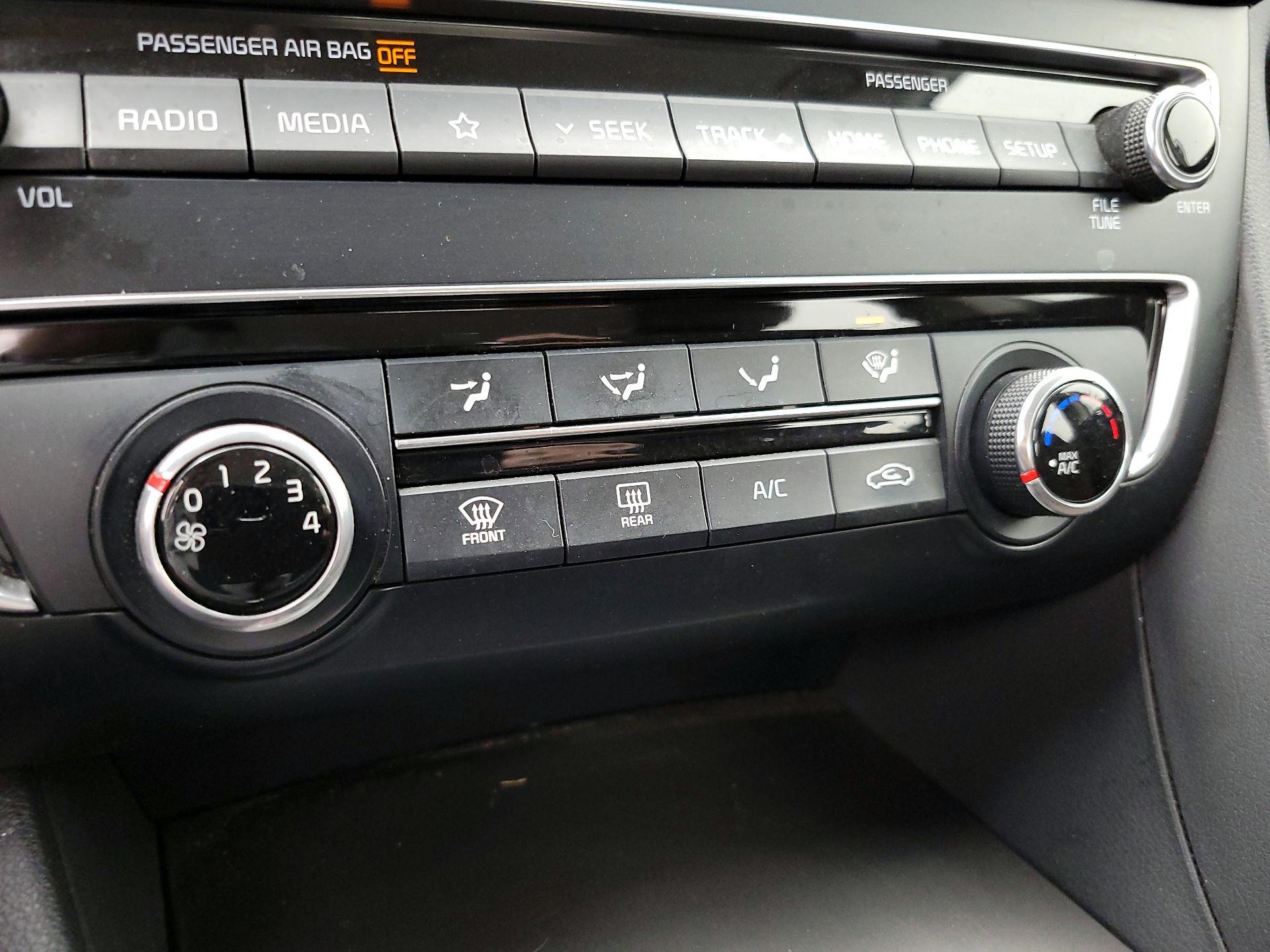 Thumbnail: 2019 Kia Optima - 16