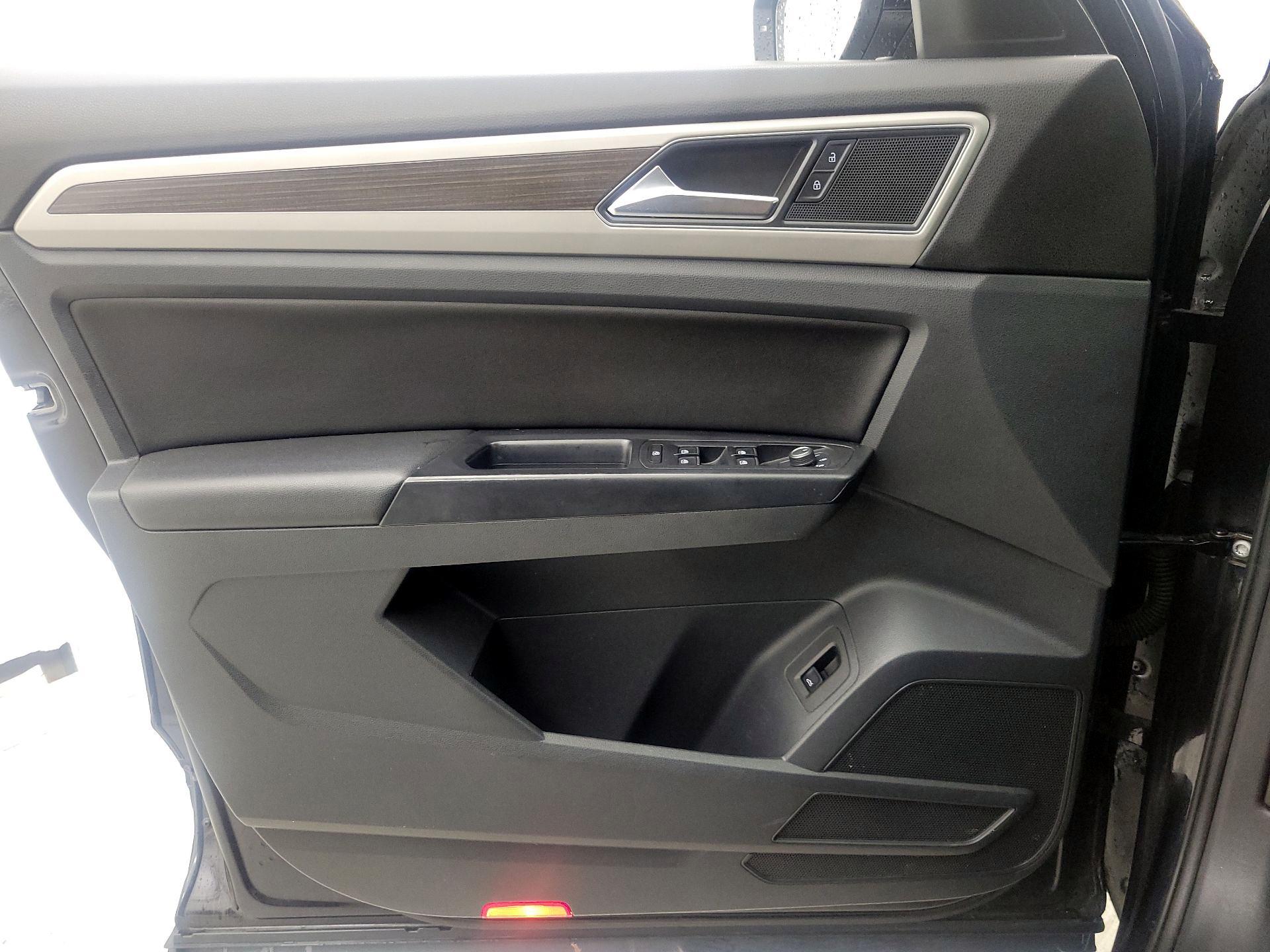 Thumbnail: 2019 Volkswagen Atlas - 12