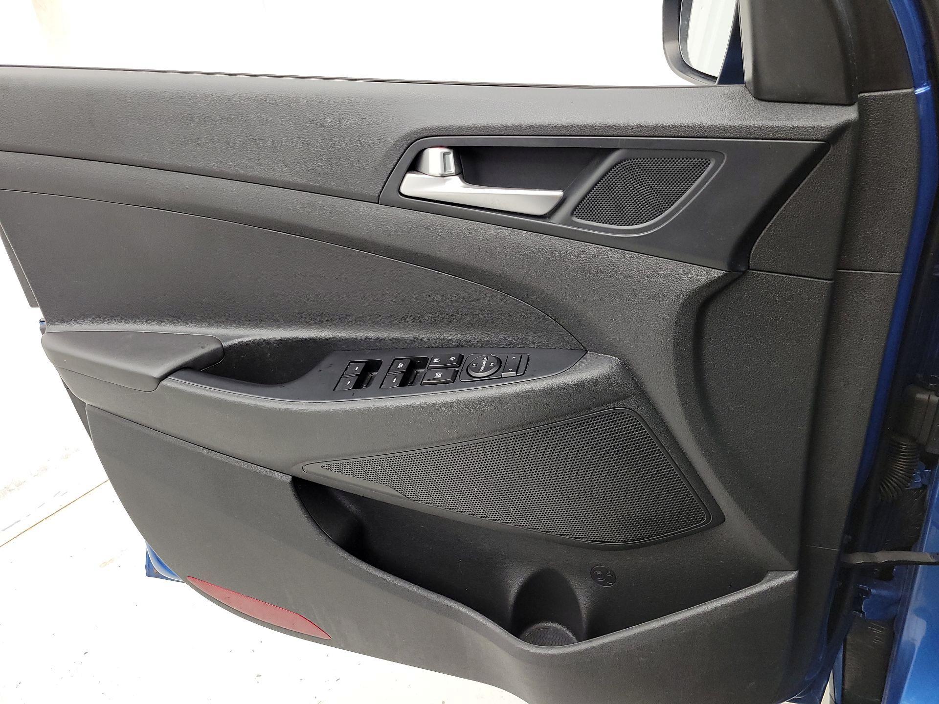 Thumbnail: 2019 Hyundai Tucson - 12