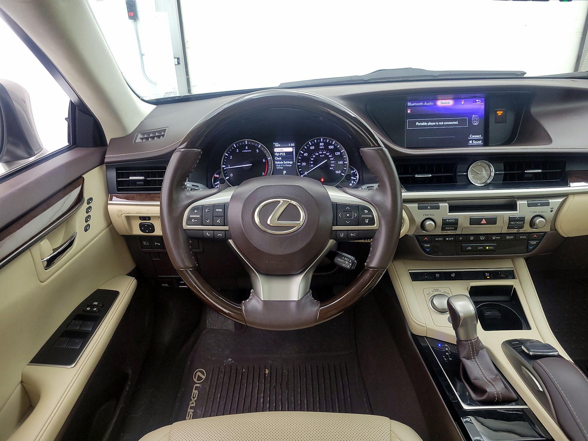 Thumbnail: 2018 Lexus ES - 10