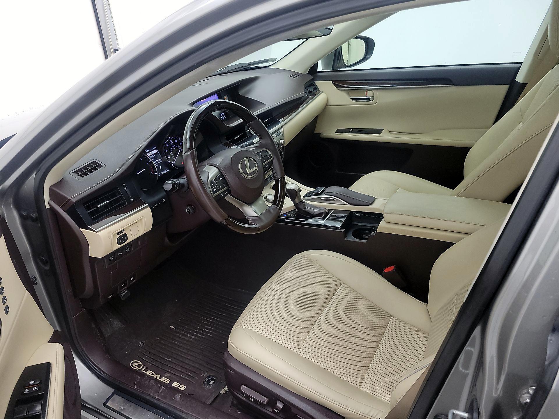 Thumbnail: 2018 Lexus ES - 11